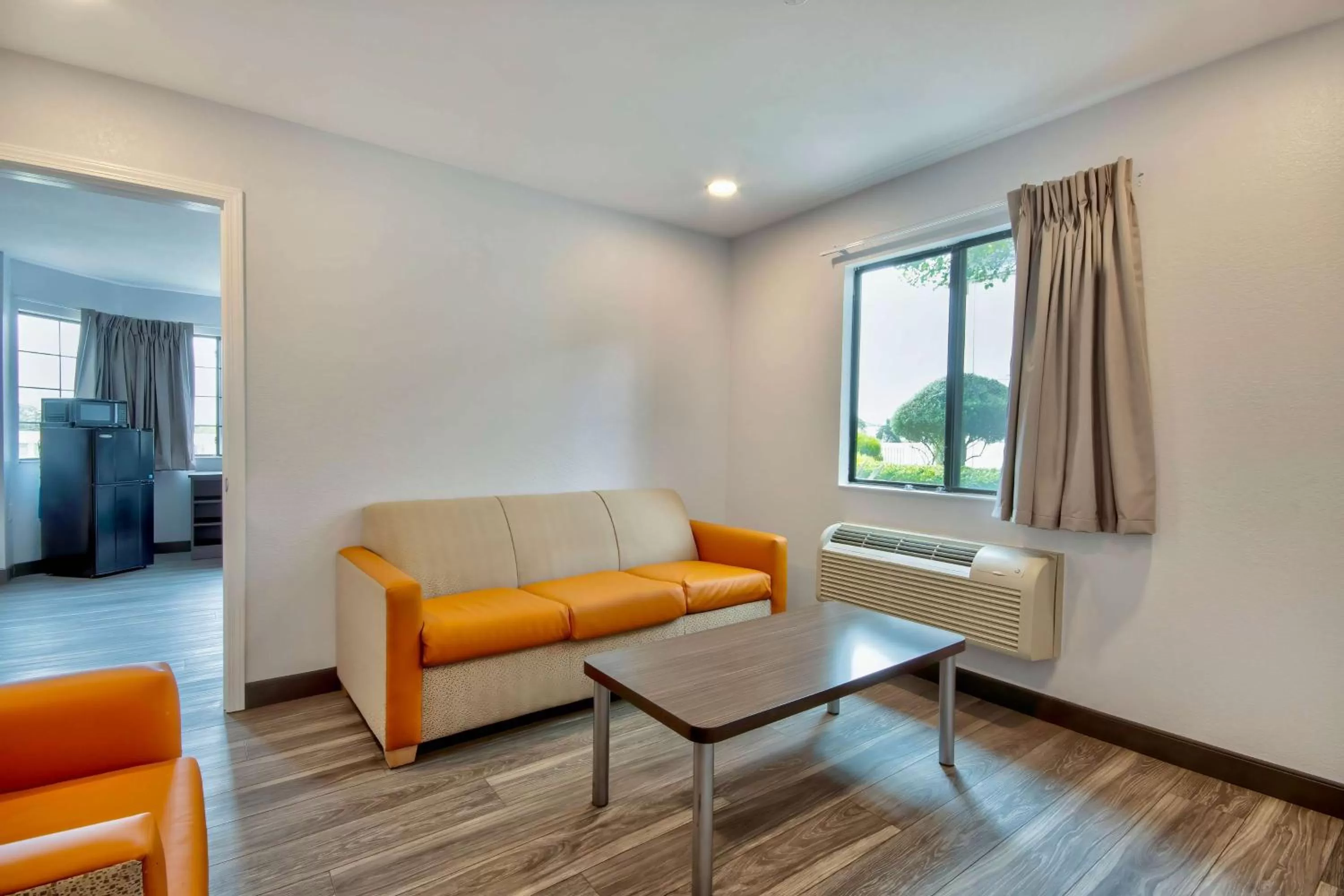 Property building in Motel 6-Marina, CA - Monterey