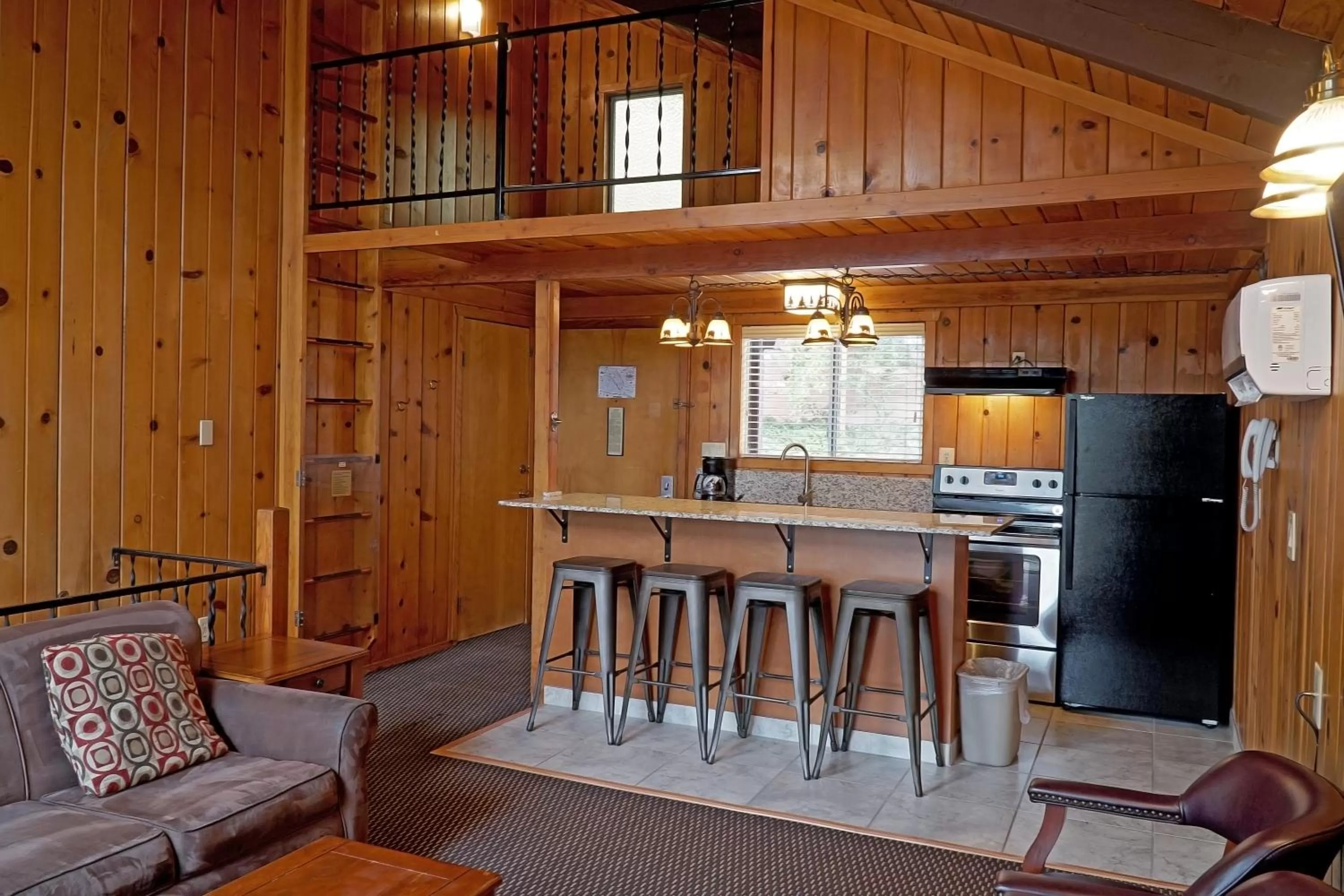 Kitchen or kitchenette in The Pines Resort & Conference Center