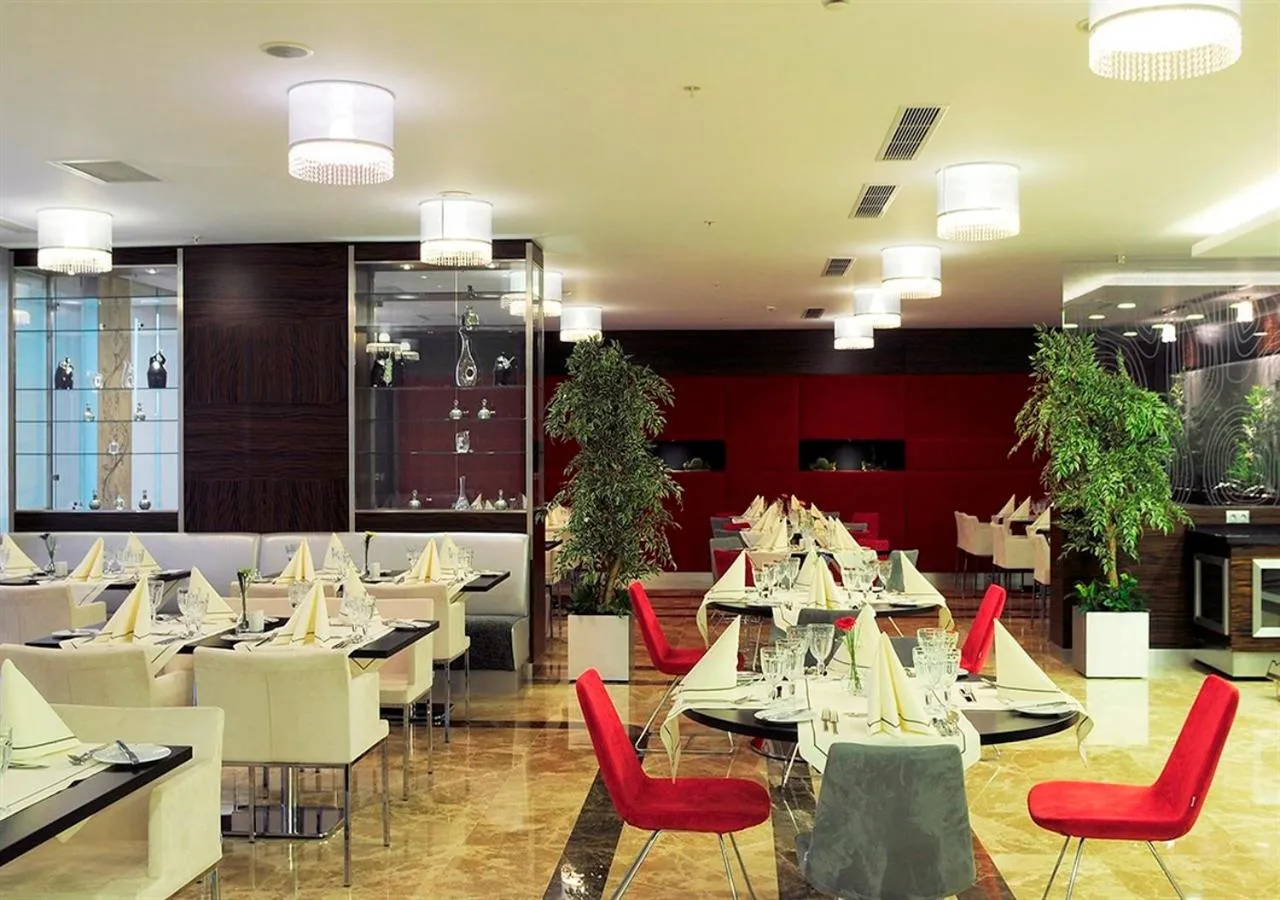 Food and drinks in Demora Hotel