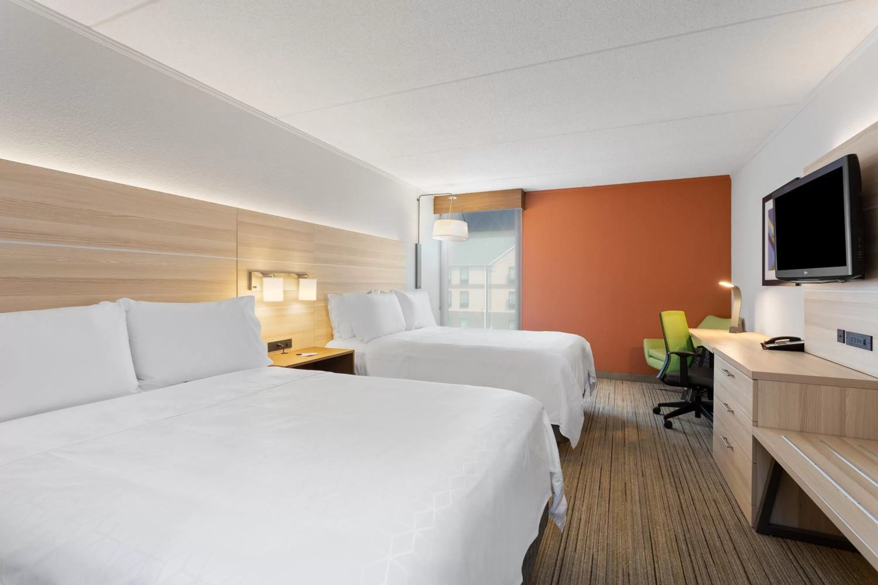 Photo of the whole room, Bed in Holiday Inn Express Hopewell - Fort Lee by IHG
