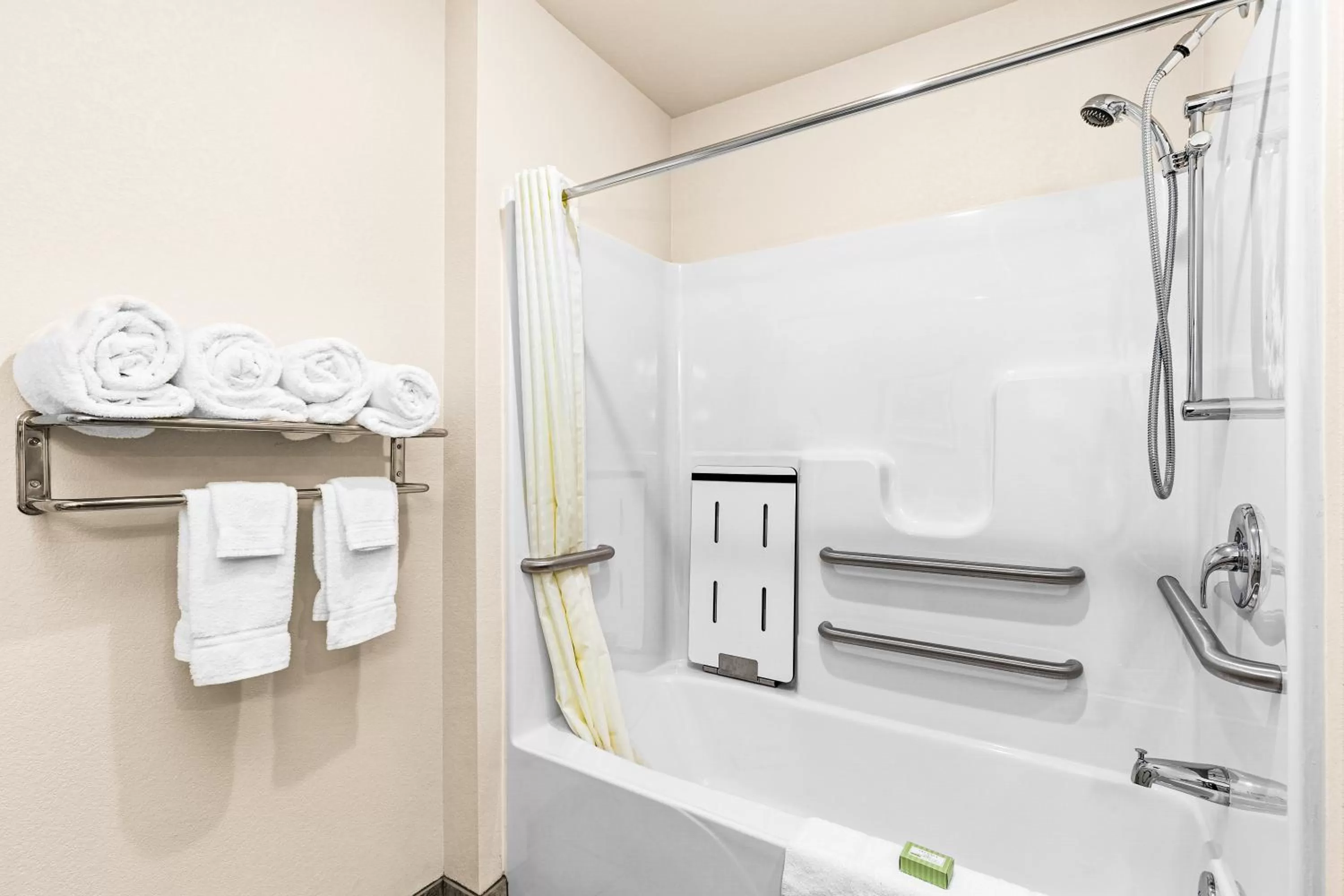 Shower in Cobblestone Hotel & Suites - Superior Duluth