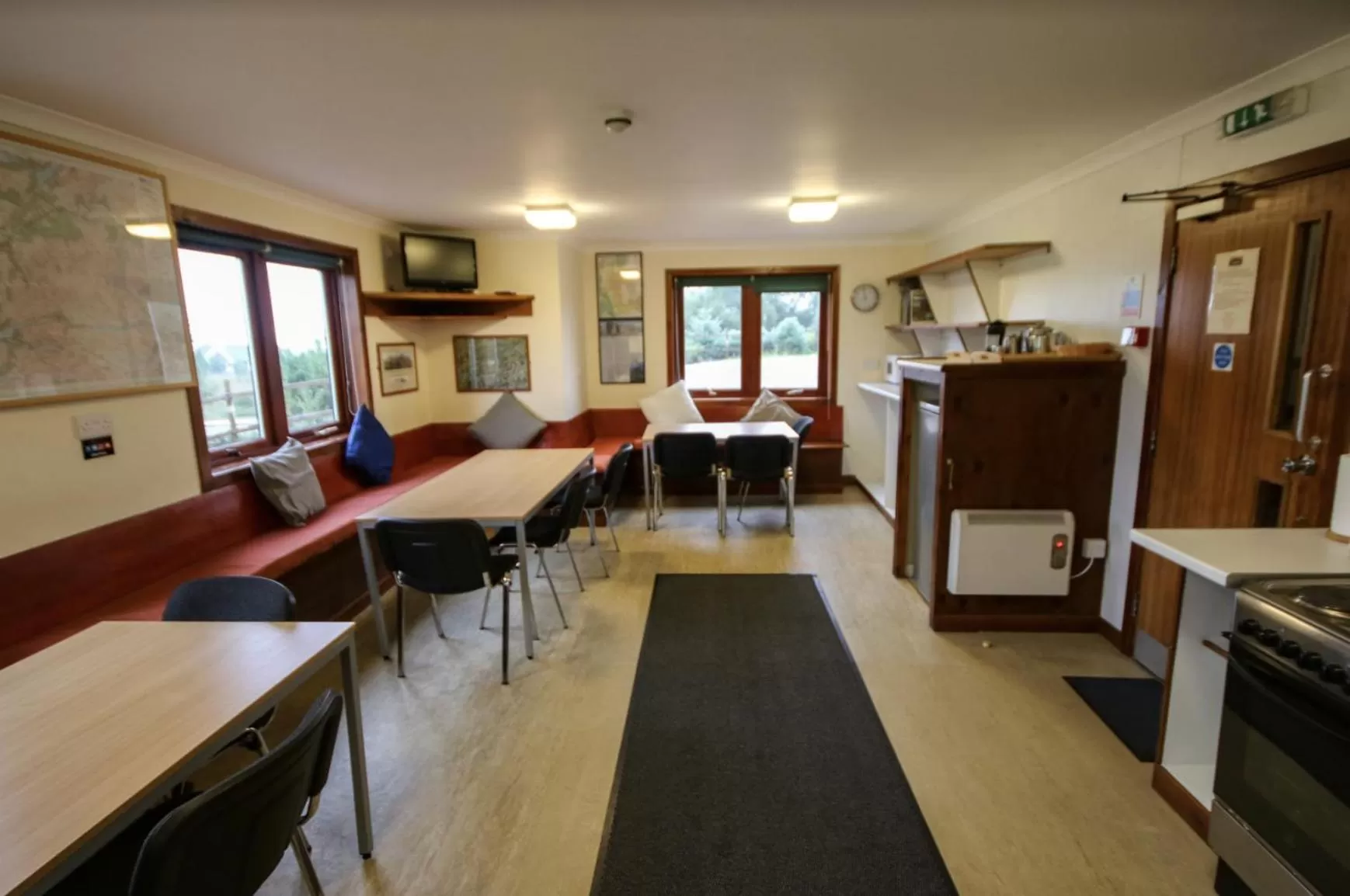 Business facilities in Roam West