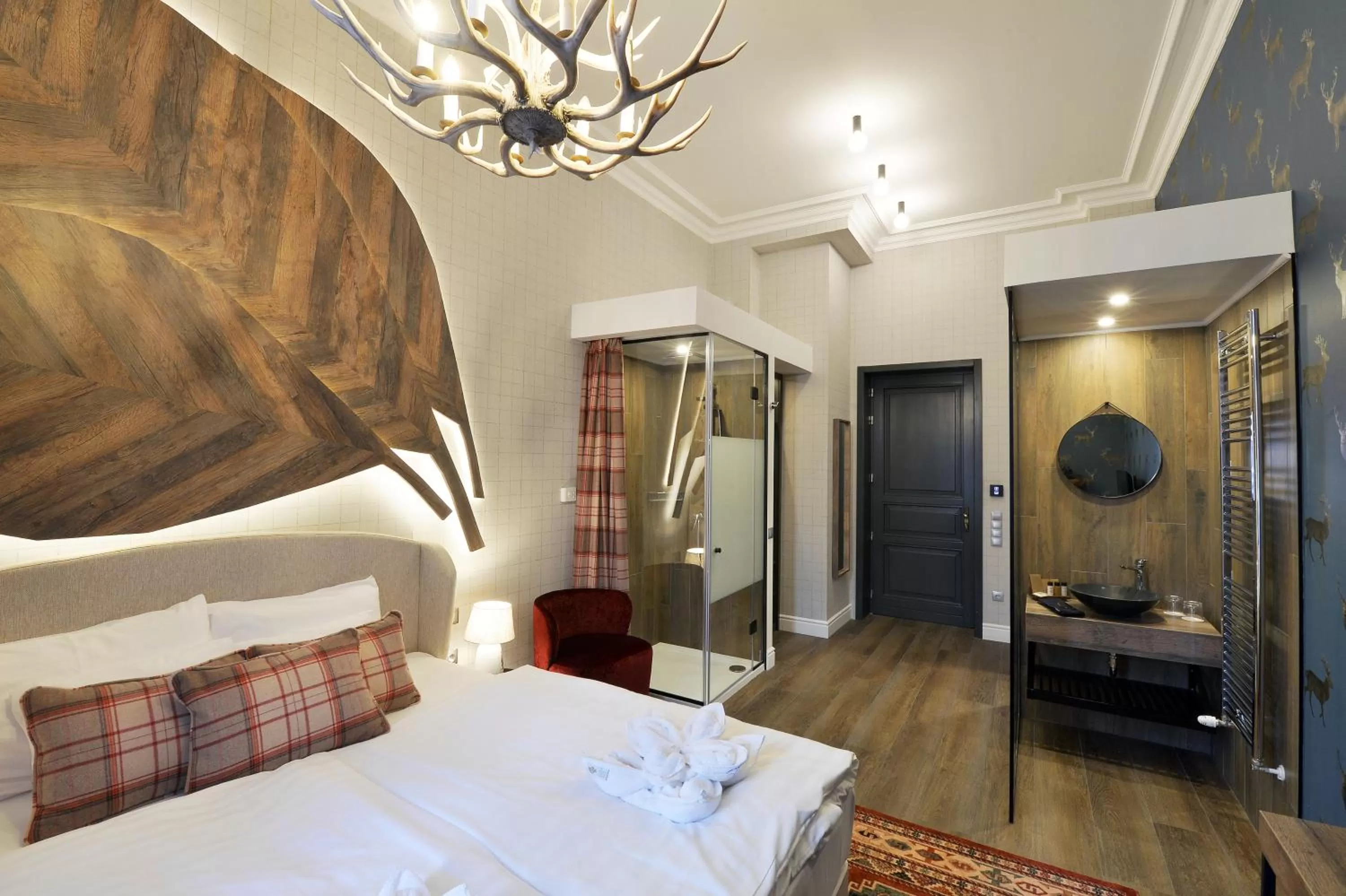 Bathroom, Bed in 1552 Boutique Hotel