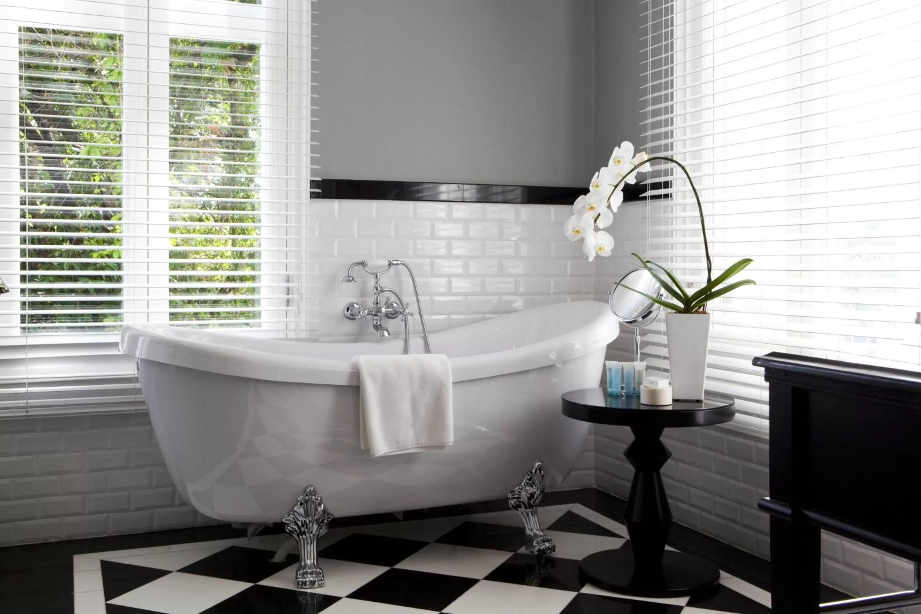 Bathroom in The Majestic Hotel Kuala Lumpur, Autograph Collection