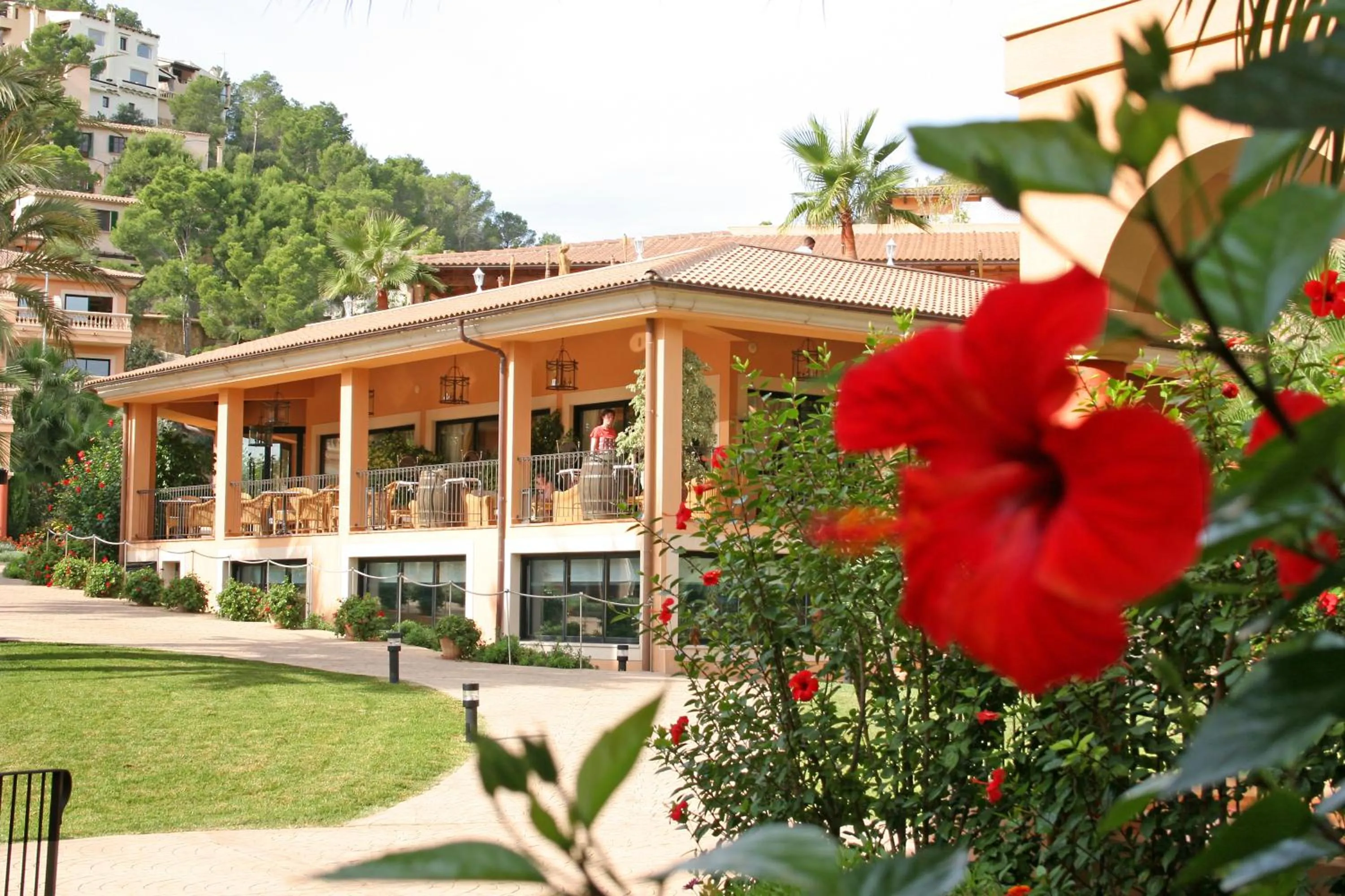 Facade/entrance in Mon Port Hotel & Spa