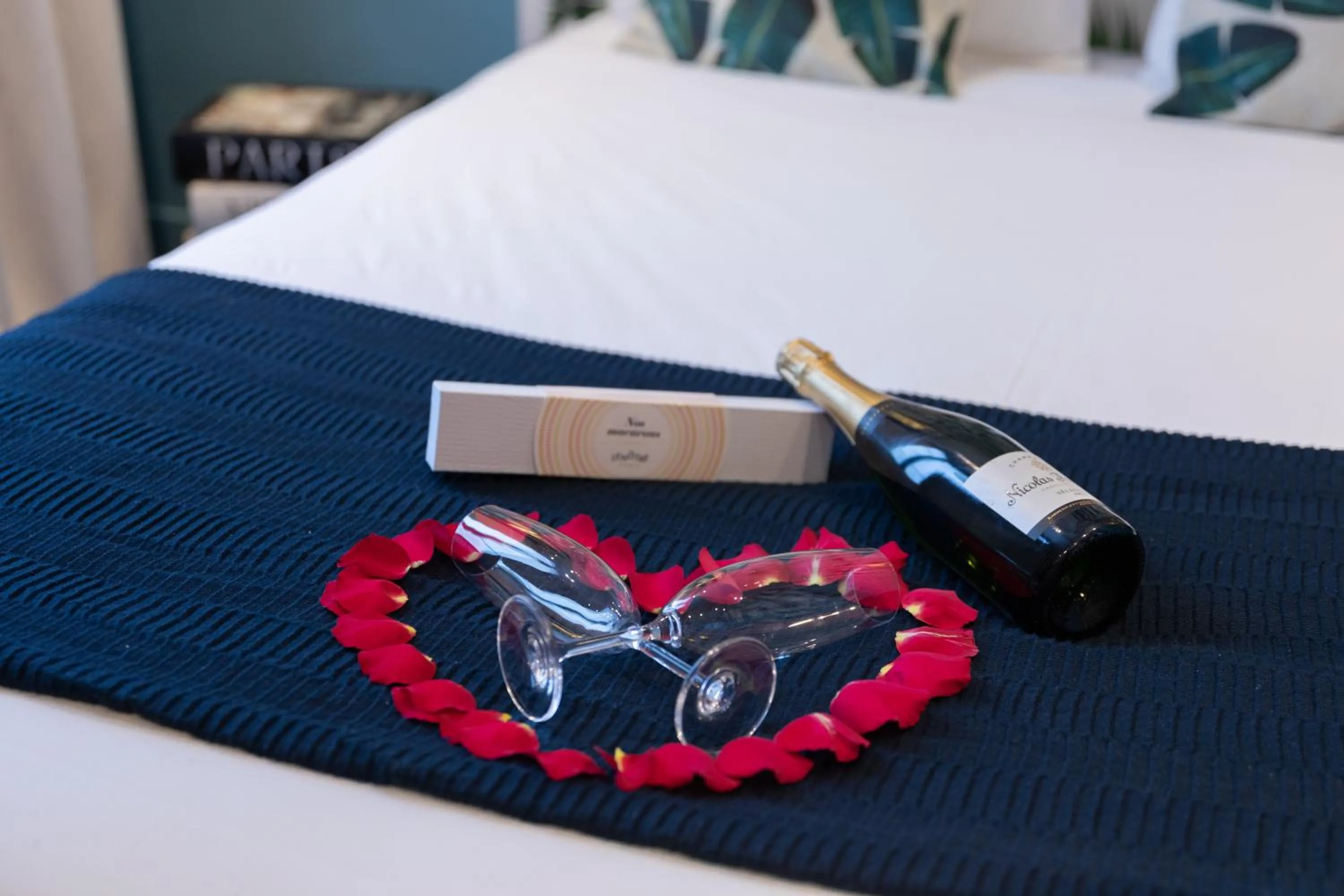 Food and drinks, Bed in Hôtel du Théâtre by Patrick Hayat