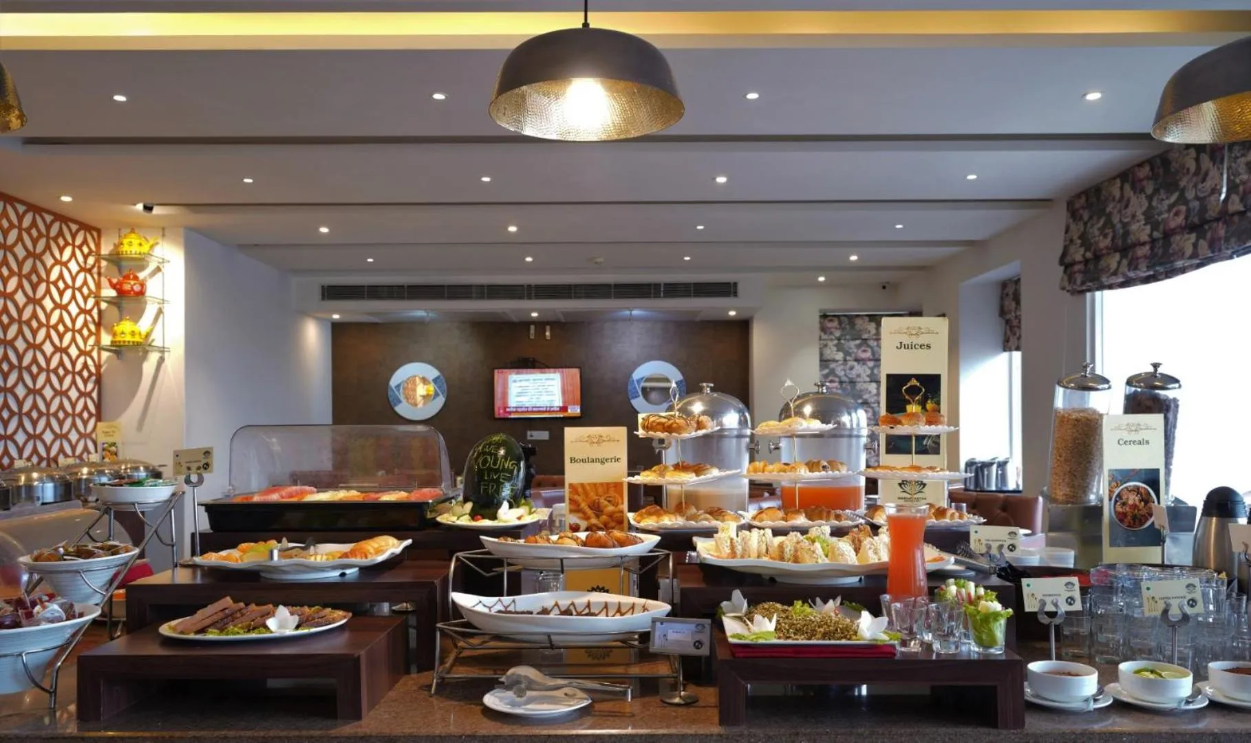 Buffet breakfast in Indraprastha Spa Resort
