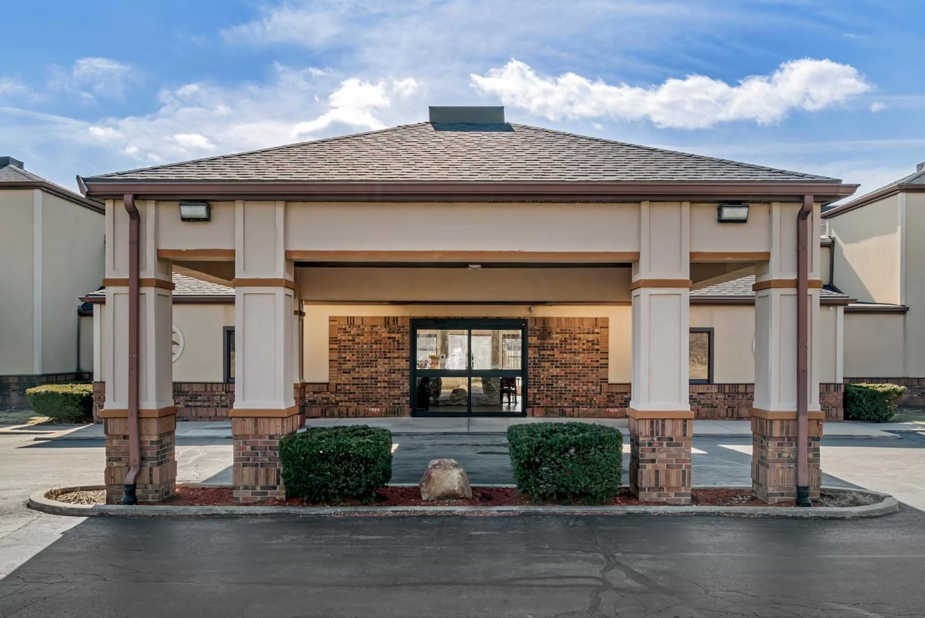 Property building in Comfort Inn East Oregon - Toledo