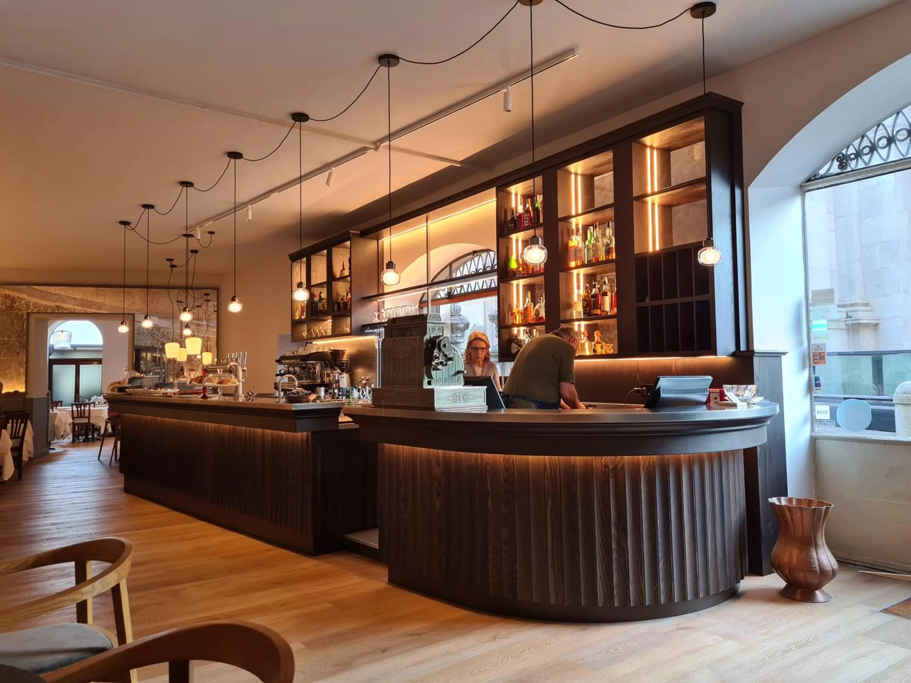 Restaurant/places to eat in Il Sole