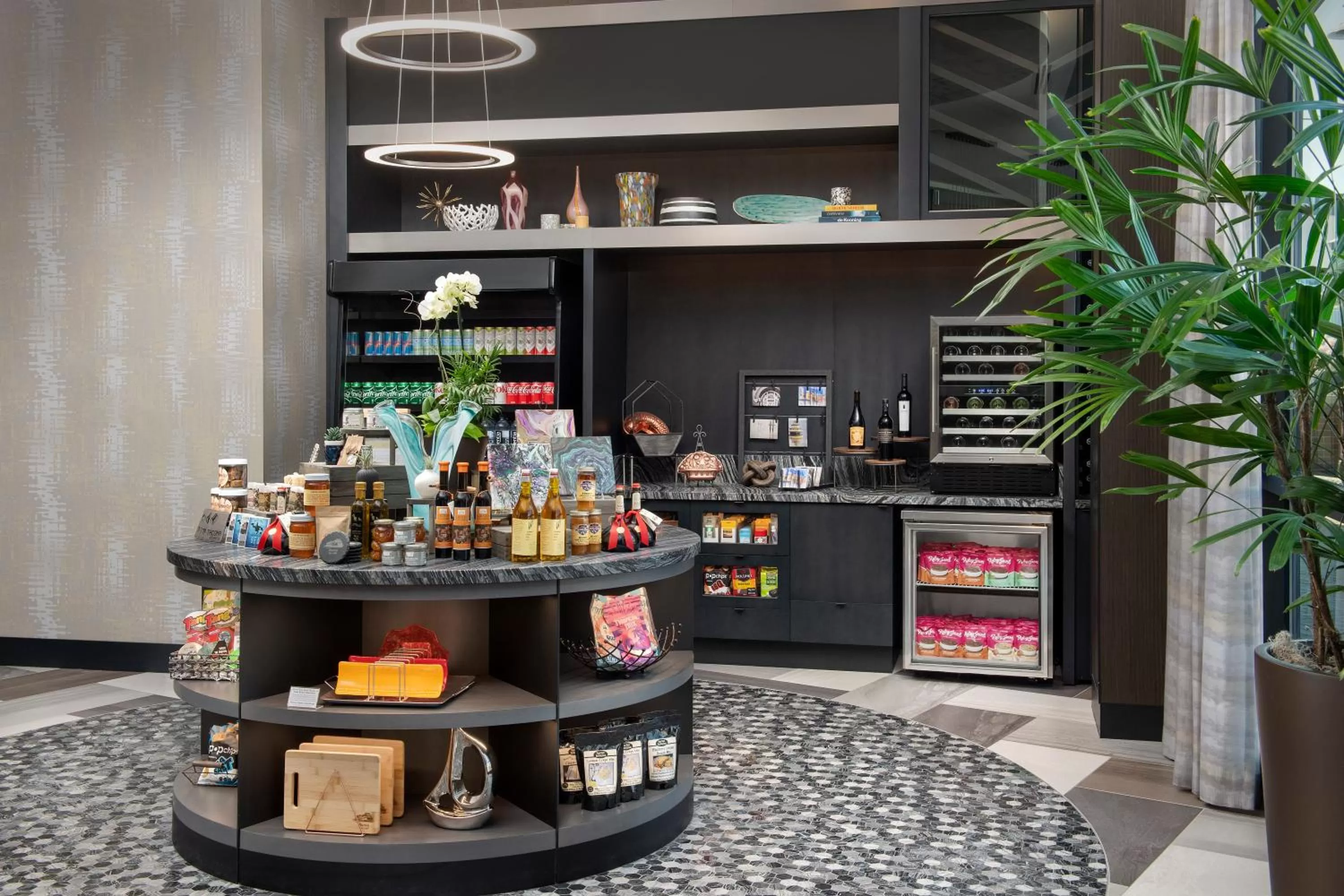 On-site shops in Silver Cloud Hotel Tacoma at Point Ruston Waterfront