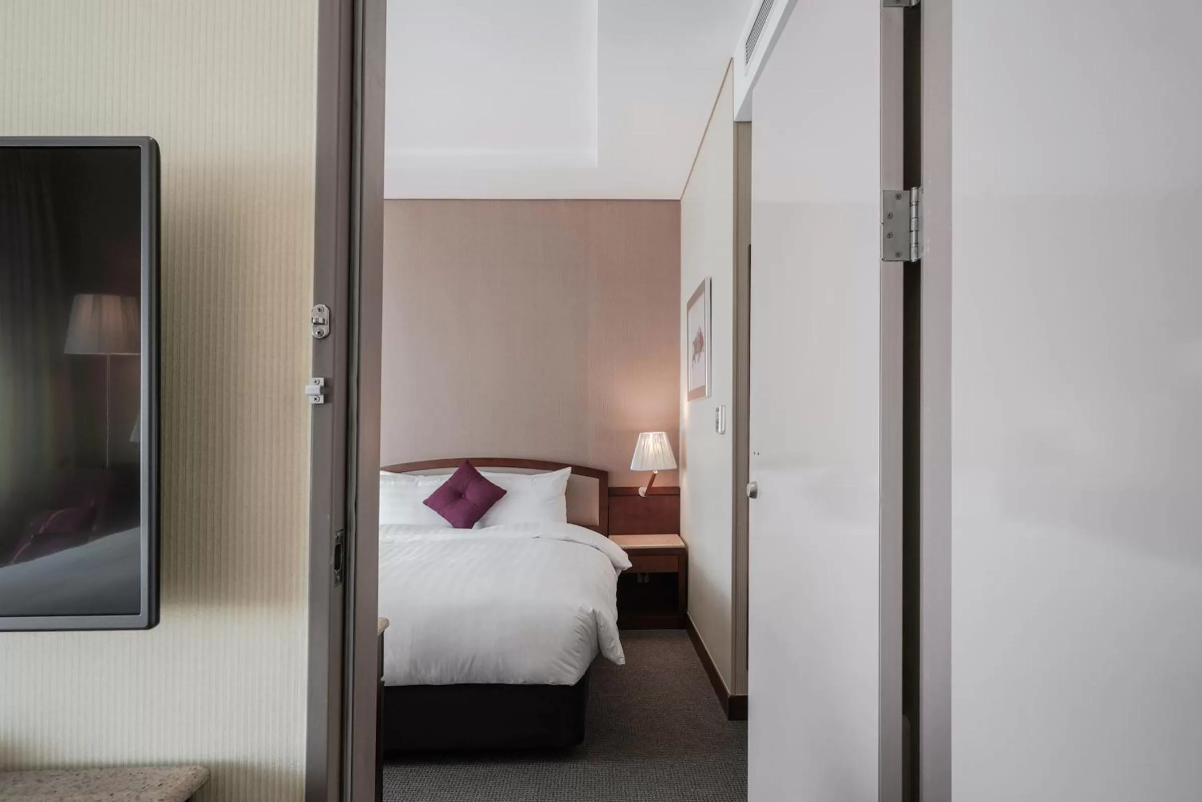 Bed in Best Western Premier Gangnam Hotel