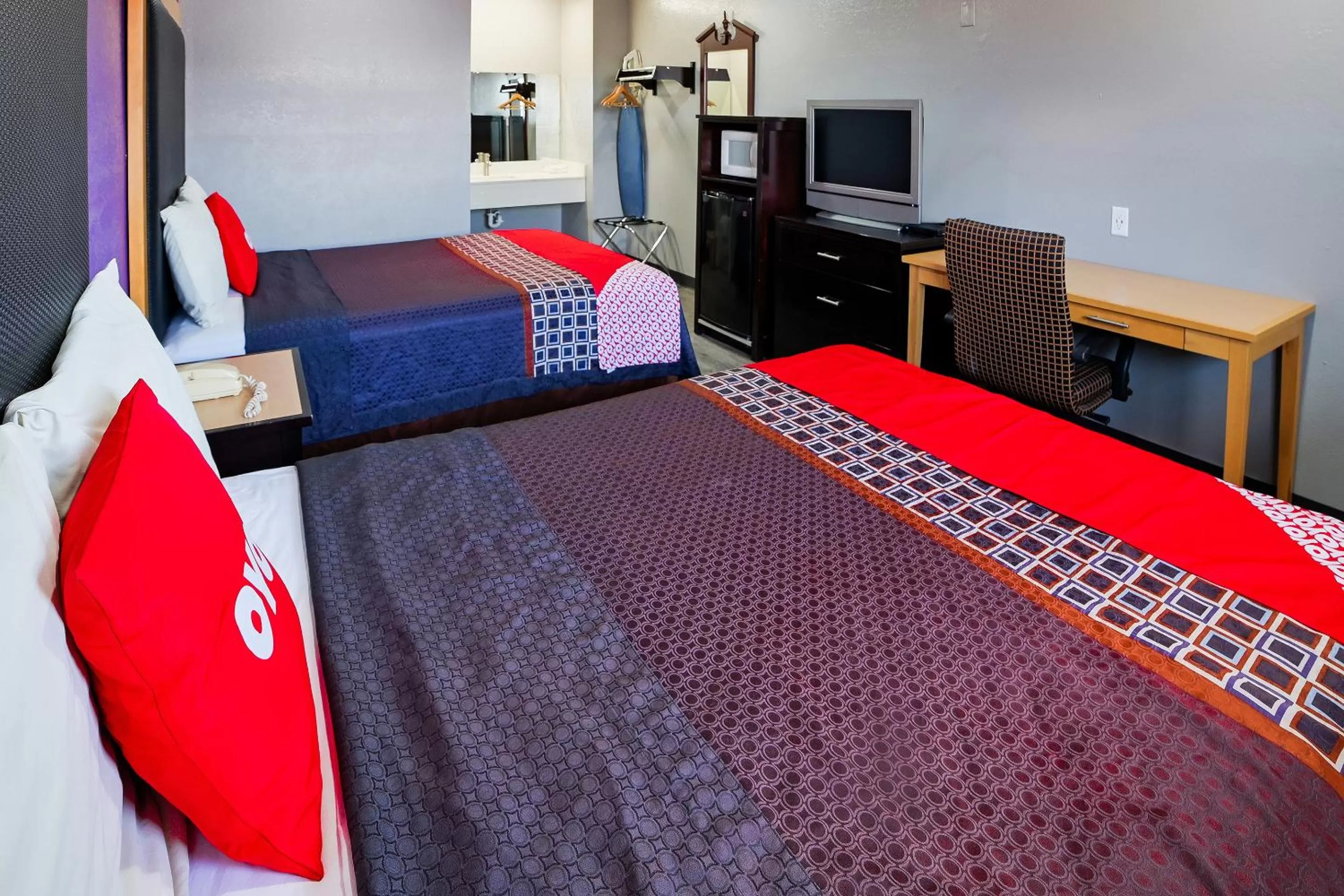 Bedroom, Bed in OYO Hotel Waldron AR - Hwy 71