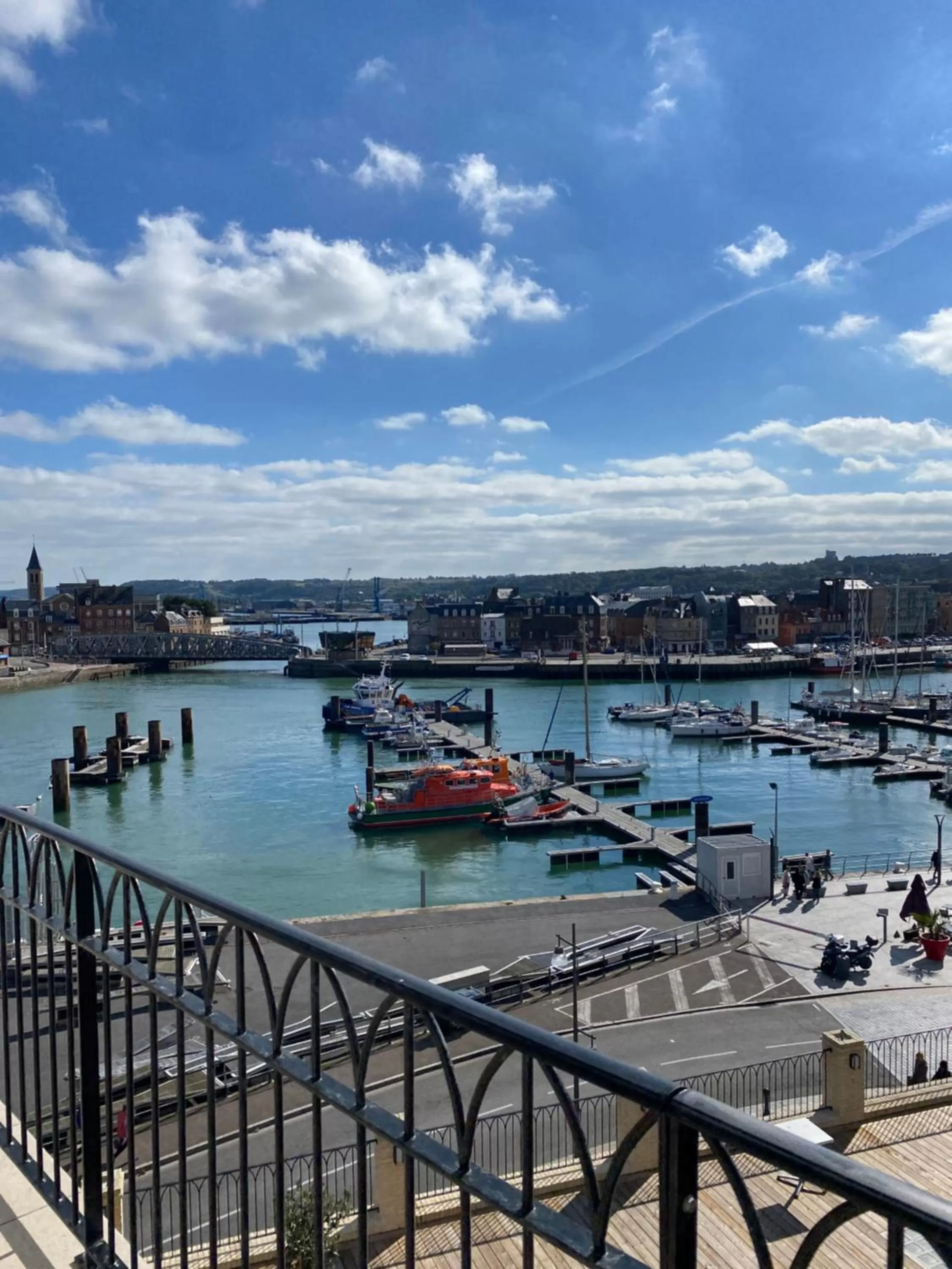 Day in LA TOUR AUX CRABES près de la plage