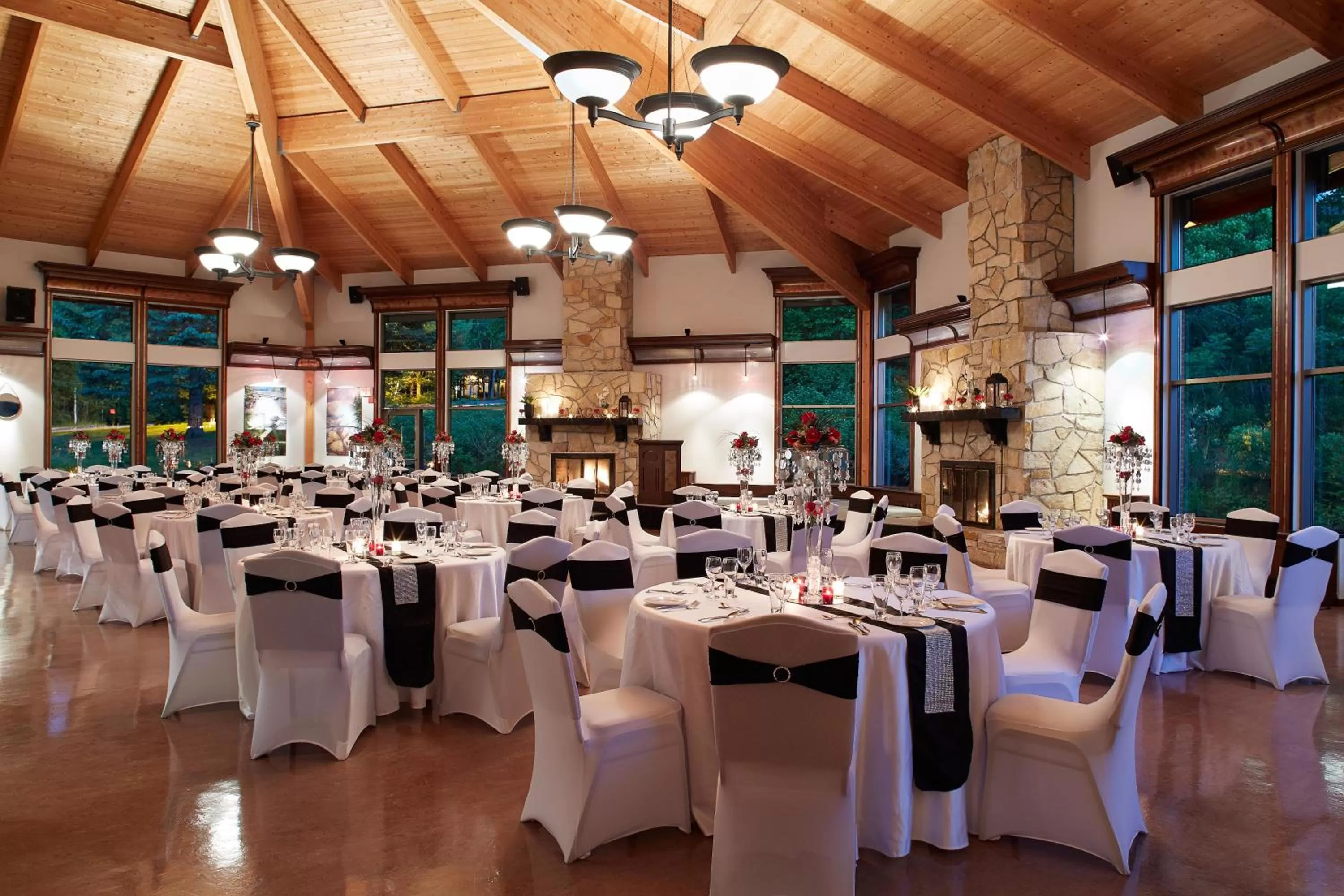 Banquet/Function facilities in Auberge du Lac-à-l'Eau-Claire