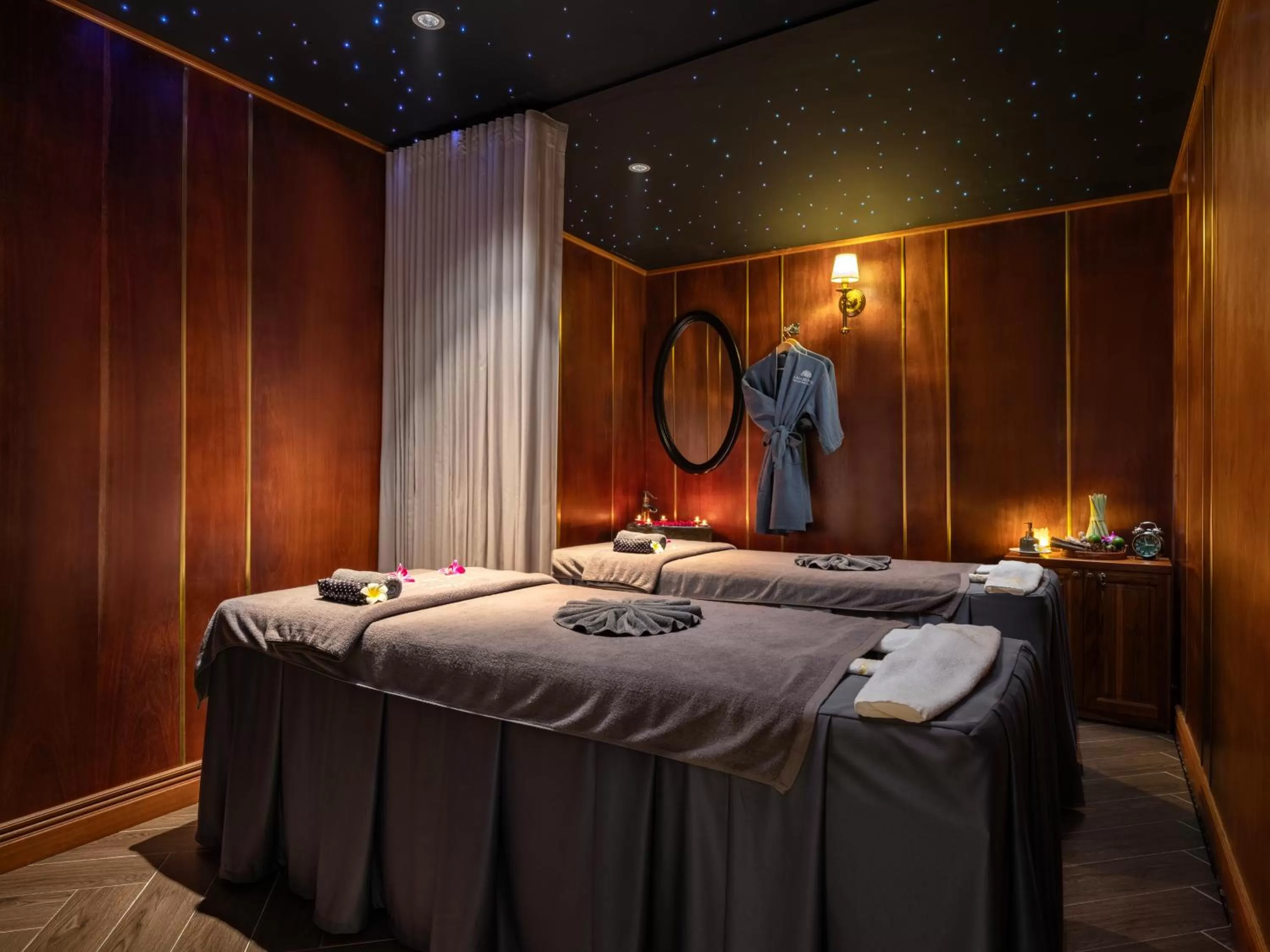 Massage, Bed in GRAND HOTEL du LAC Hanoi