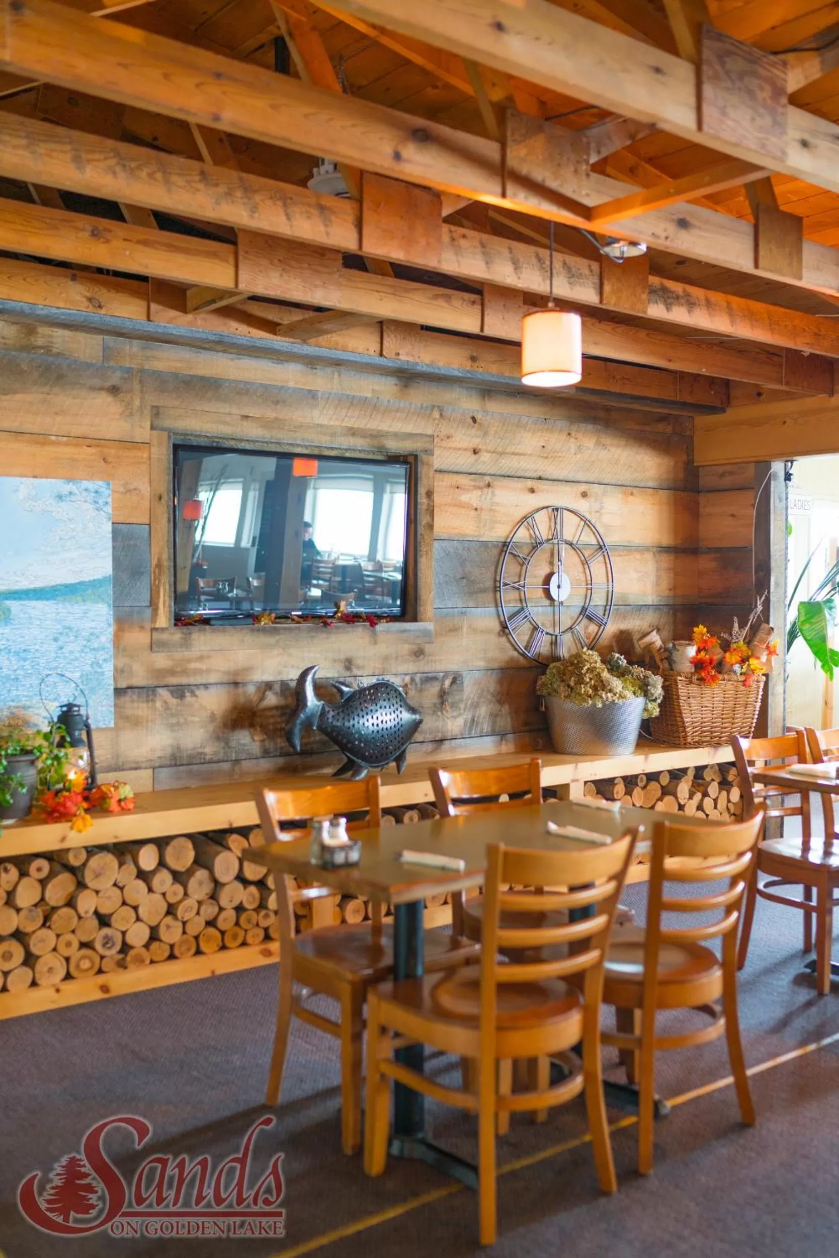 Restaurant/places to eat in Sands on Golden Lake