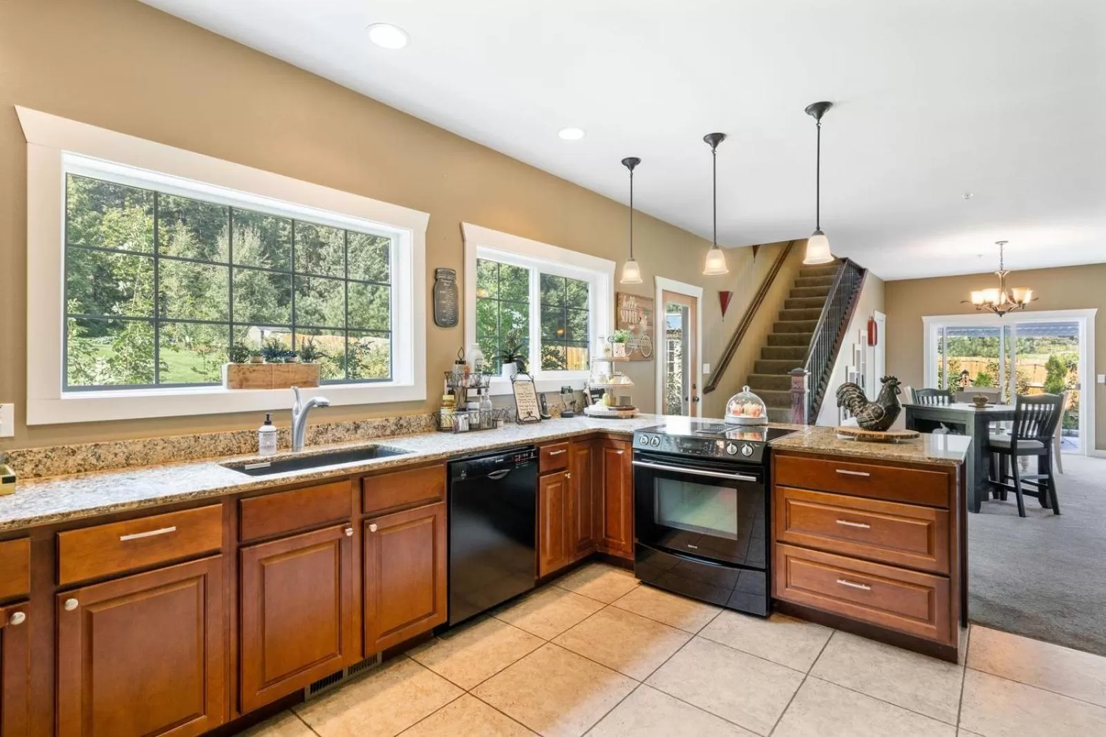 Kitchen or kitchenette, Kitchen/Kitchenette in Granite Hills Inn