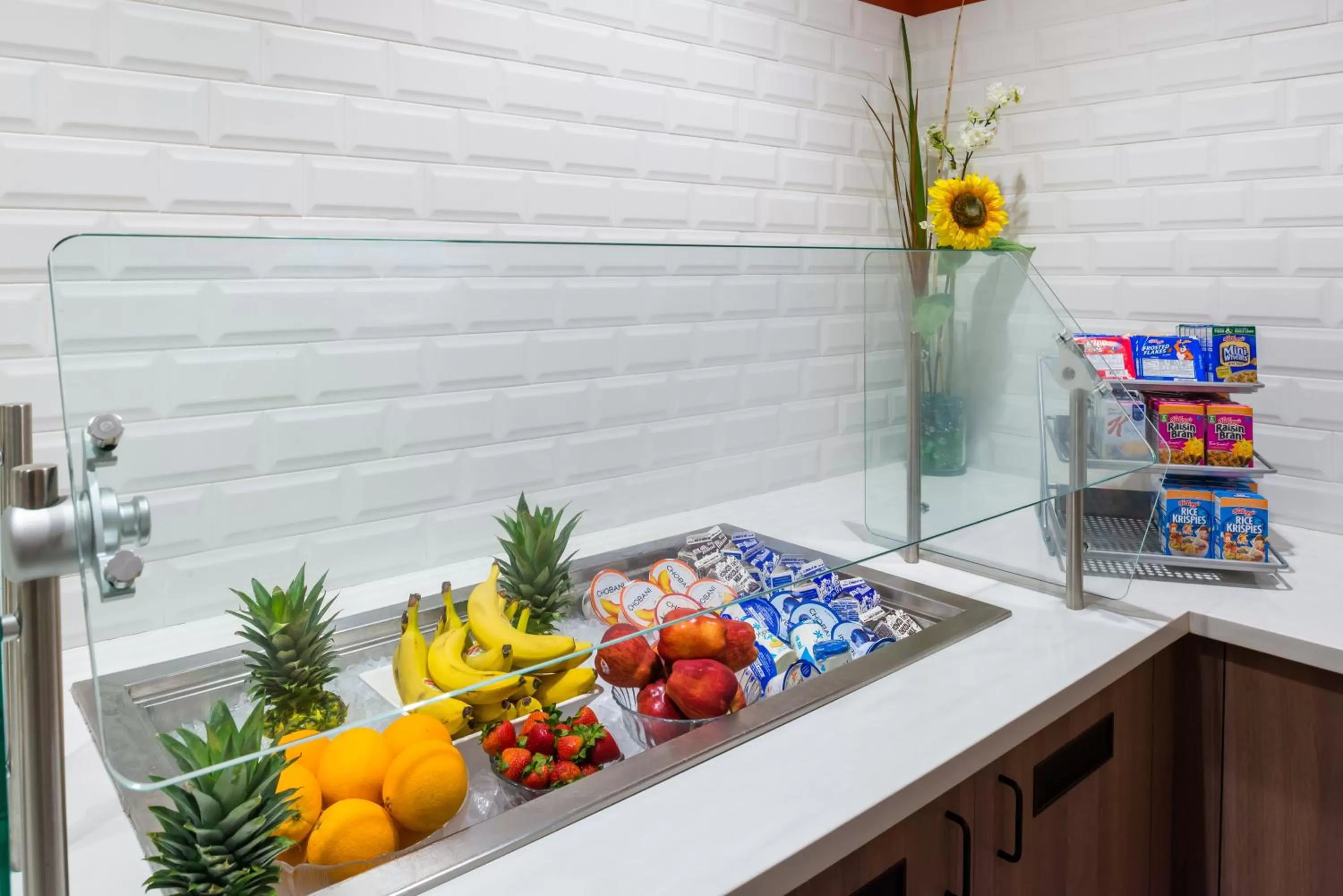 Breakfast in Holiday Inn Kansas City Airport by IHG