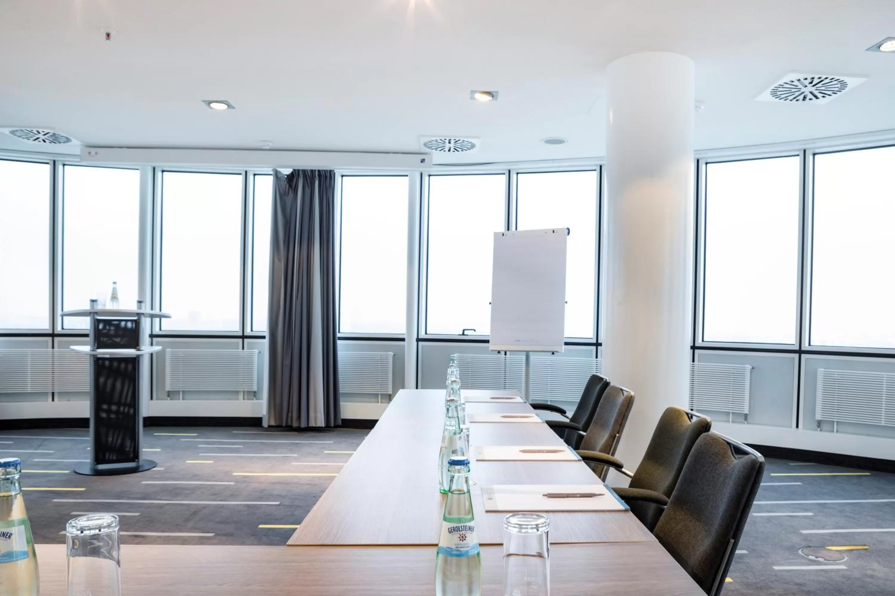 Business facilities in Garner Hotel Berlin - Spandau by IHG