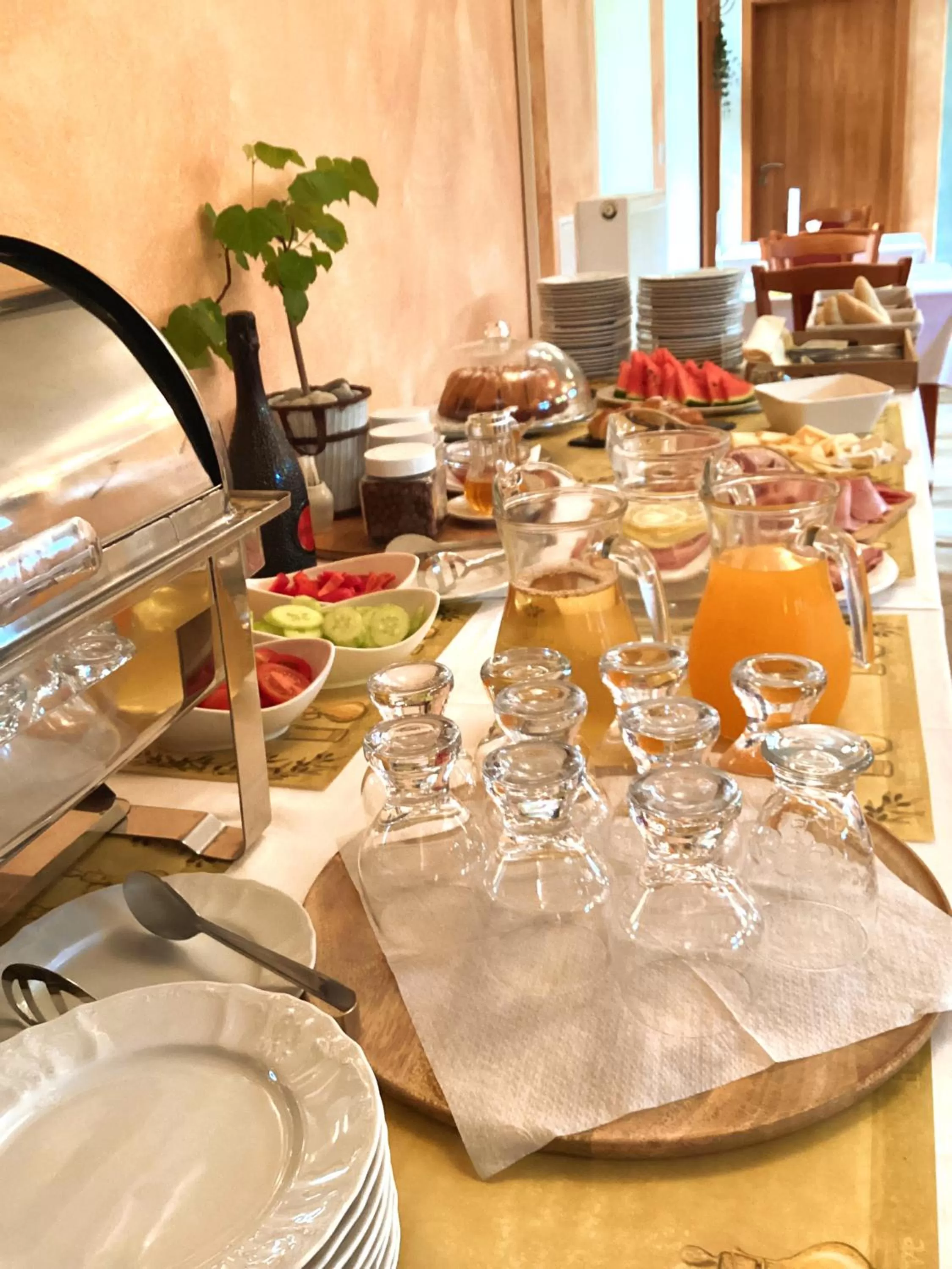 Food and drinks in Hotel Karolina