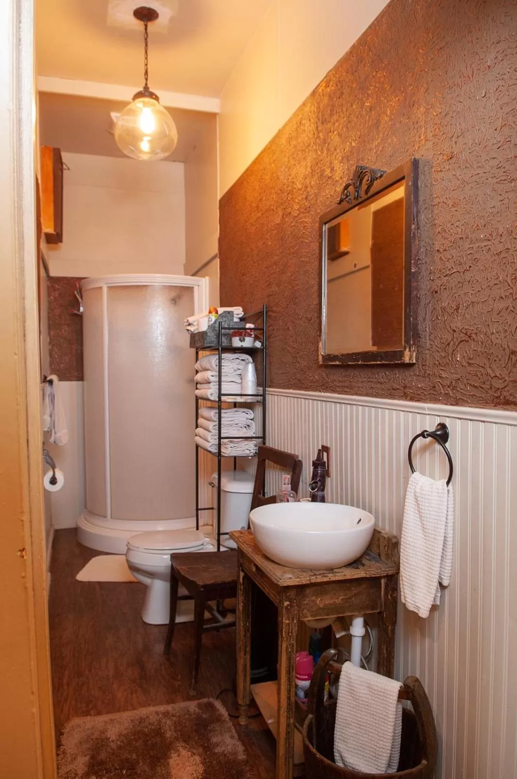 Shower in The Historic Wolf Hotel