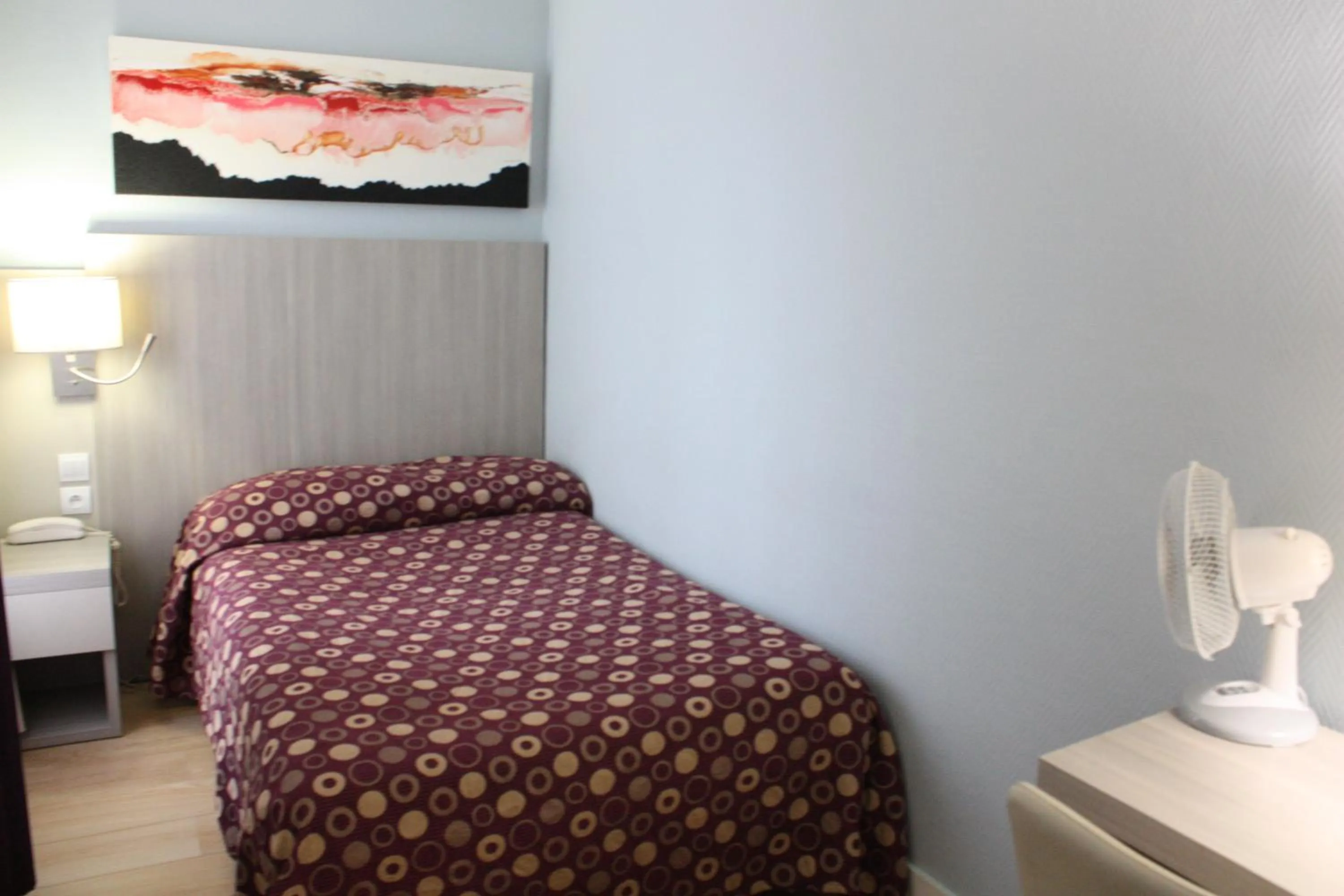 Bed in Hotel Excelsior