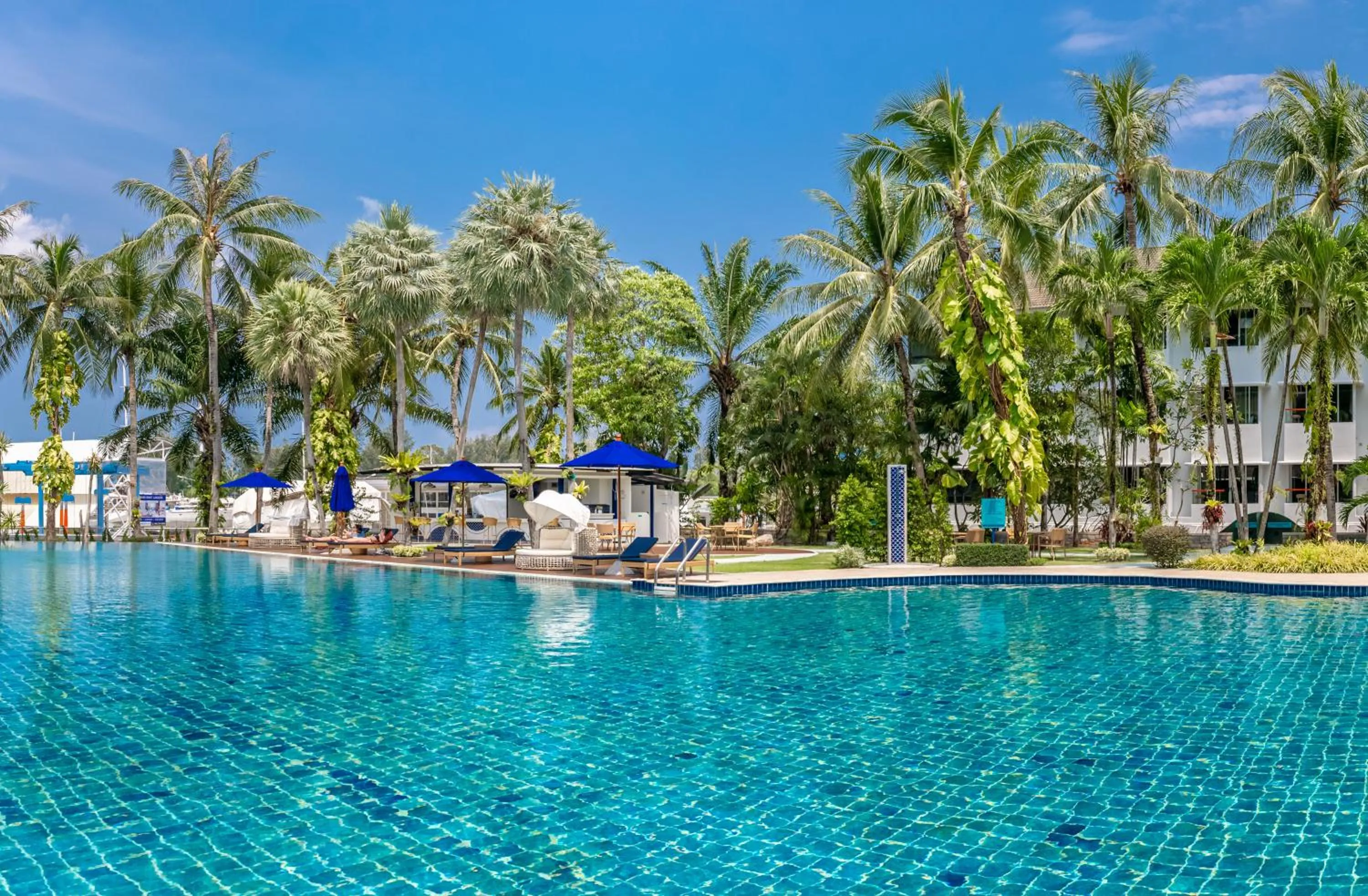 Swimming pool in NH Boat Lagoon Phuket Resort