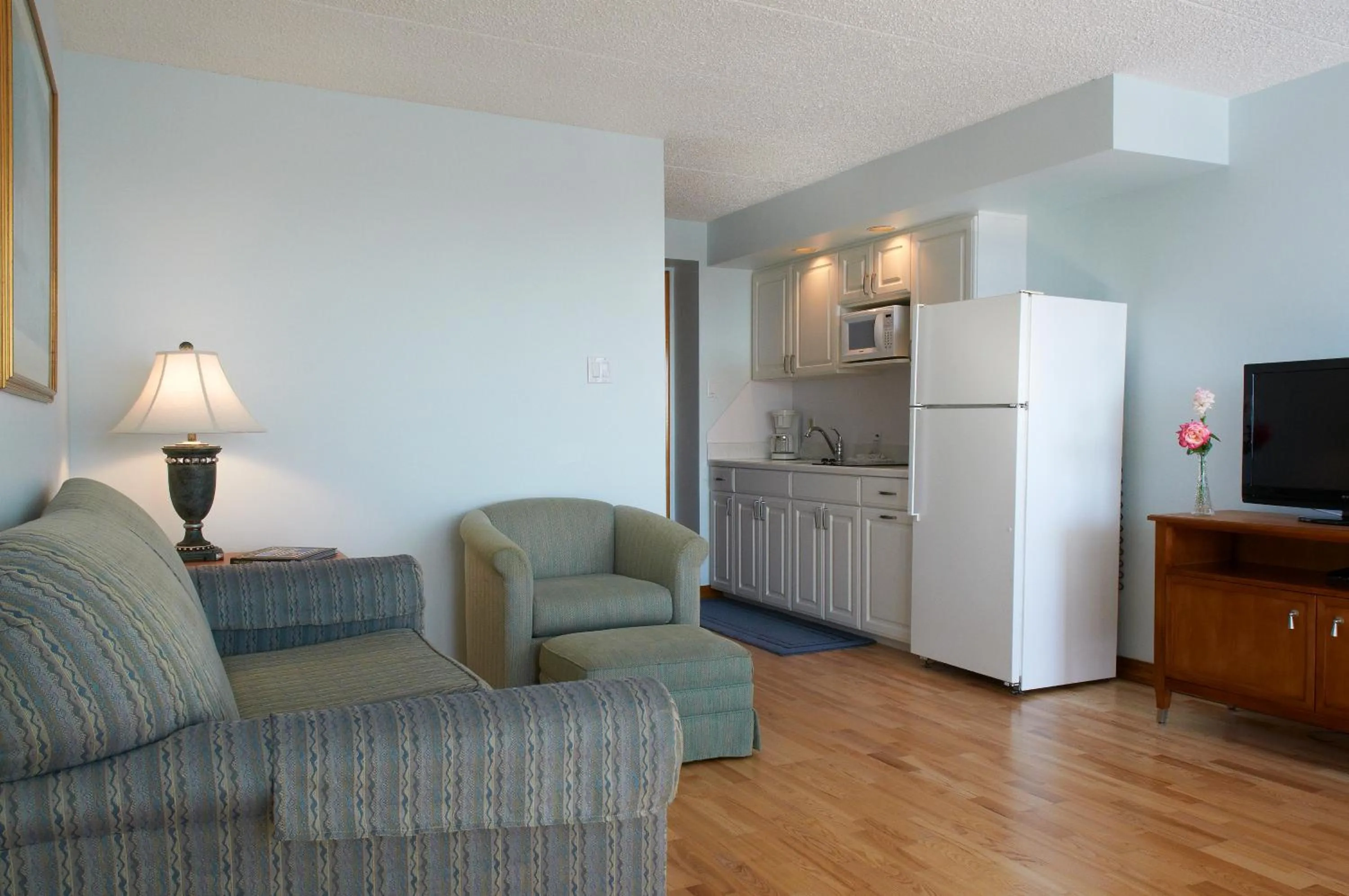 Living room in Sea Crest Inn