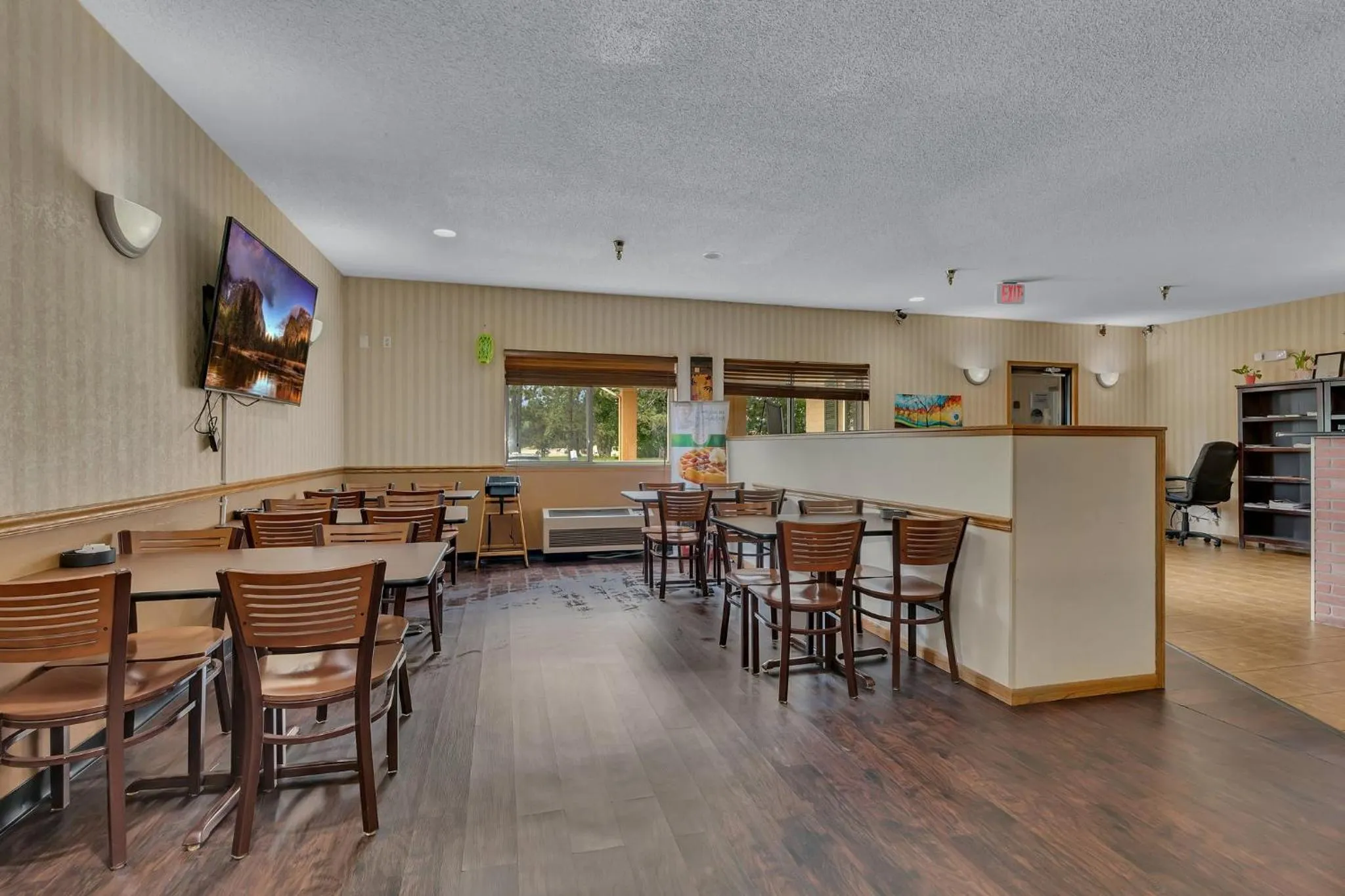 Breakfast in Quality Inn Bemidji