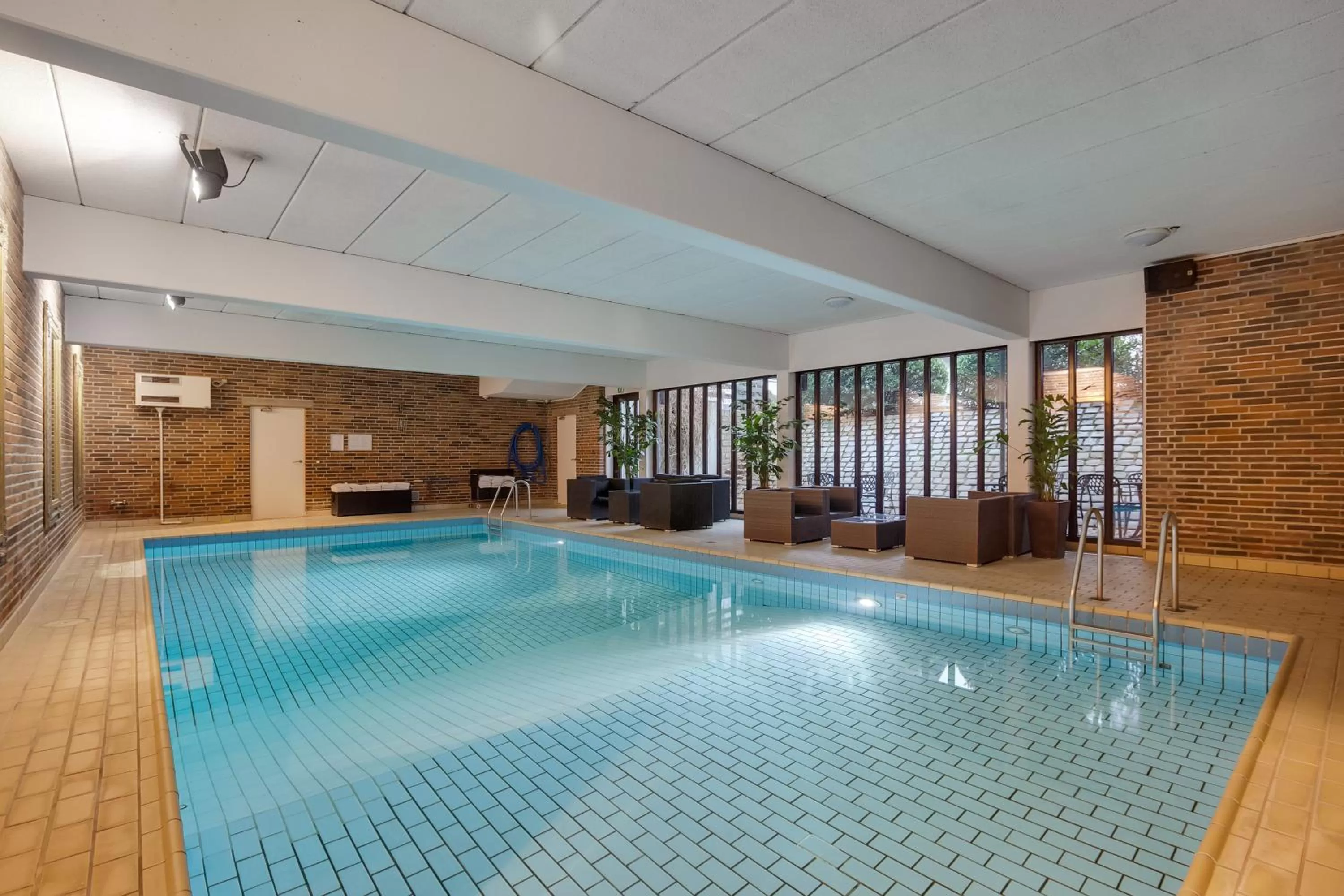 Swimming pool in Hotel Kryb I Ly Kro