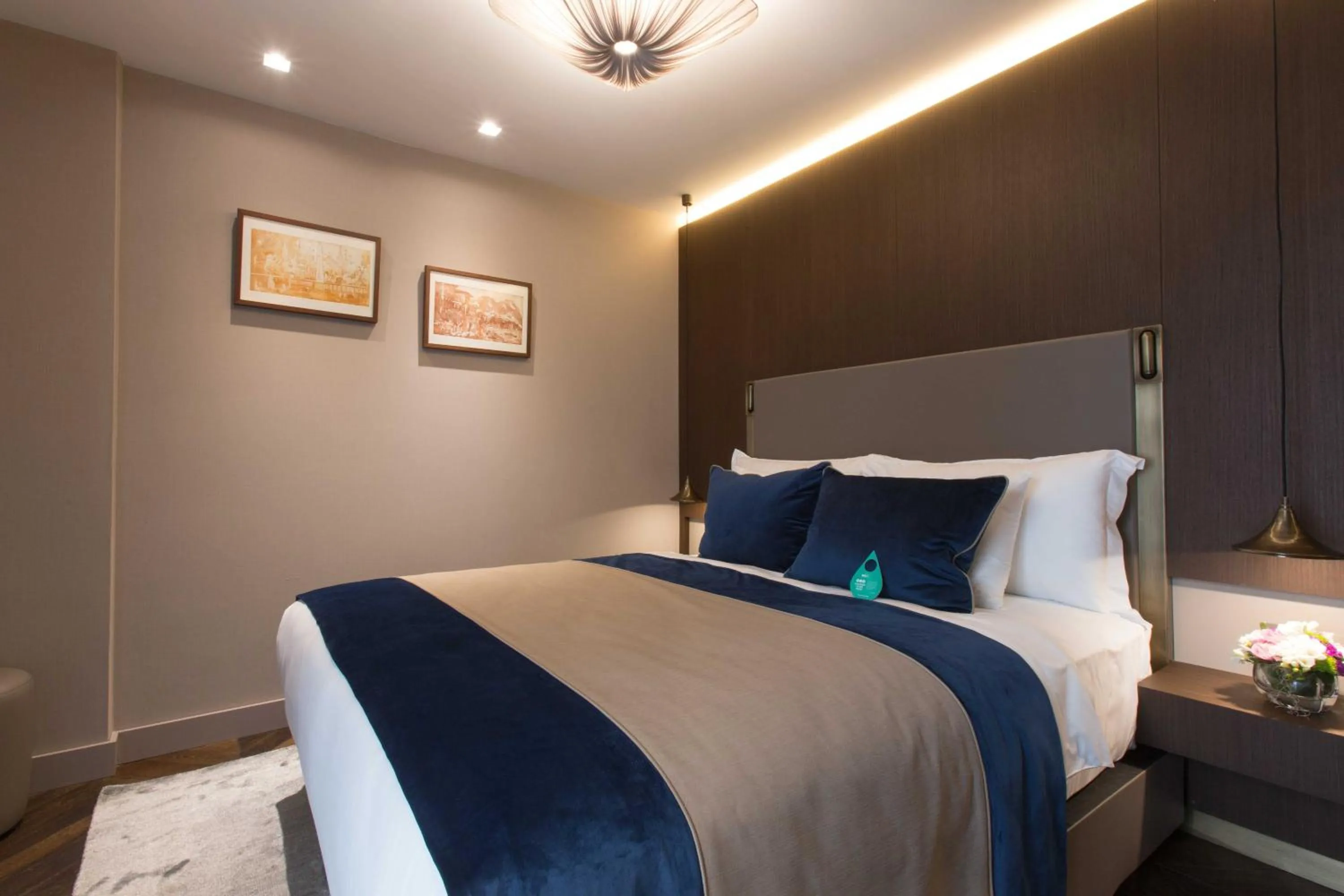 Bed in Noble22 Suites-Special Category