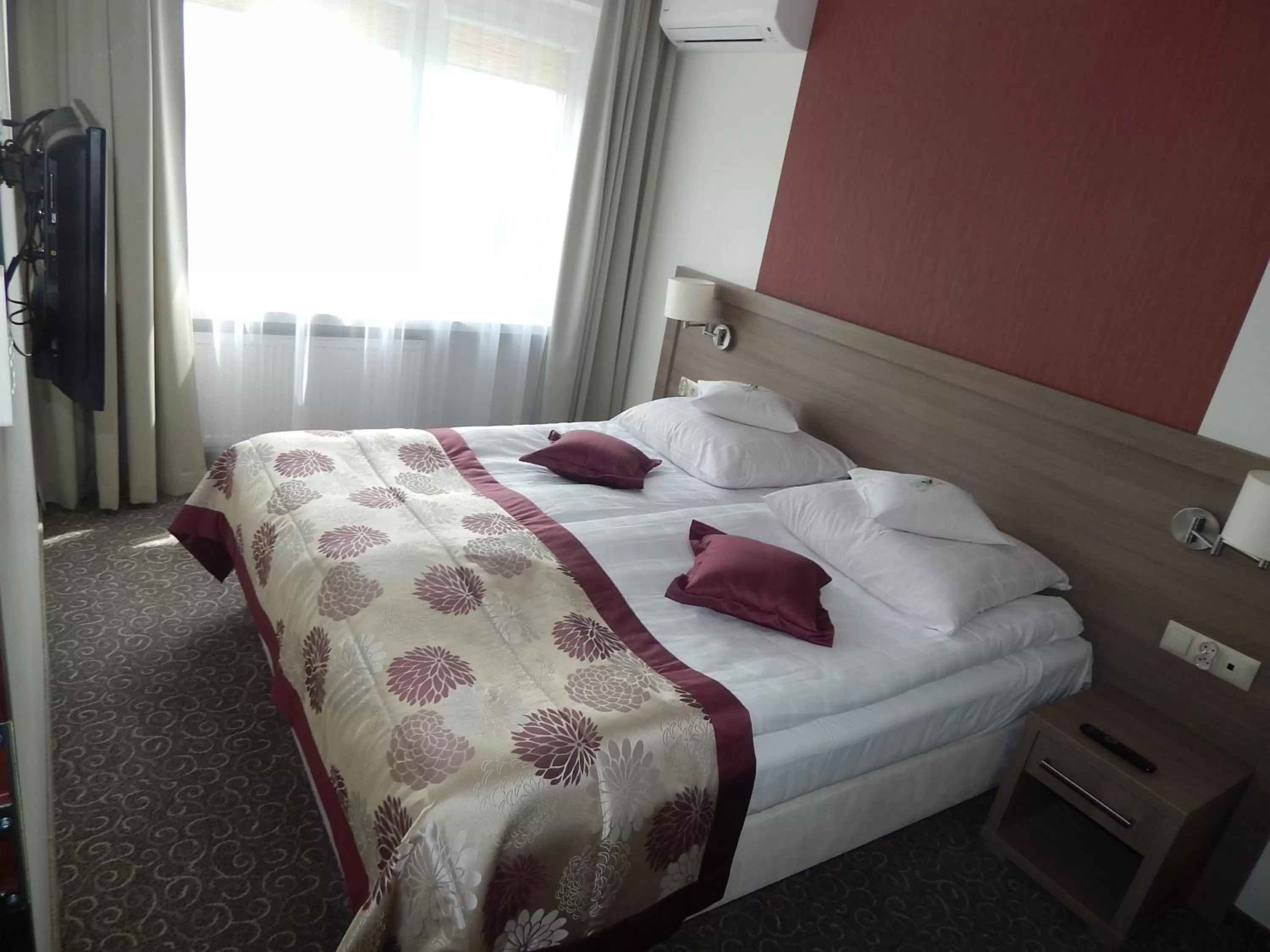 Photo of the whole room, Bed in Hotel Gromada Pila