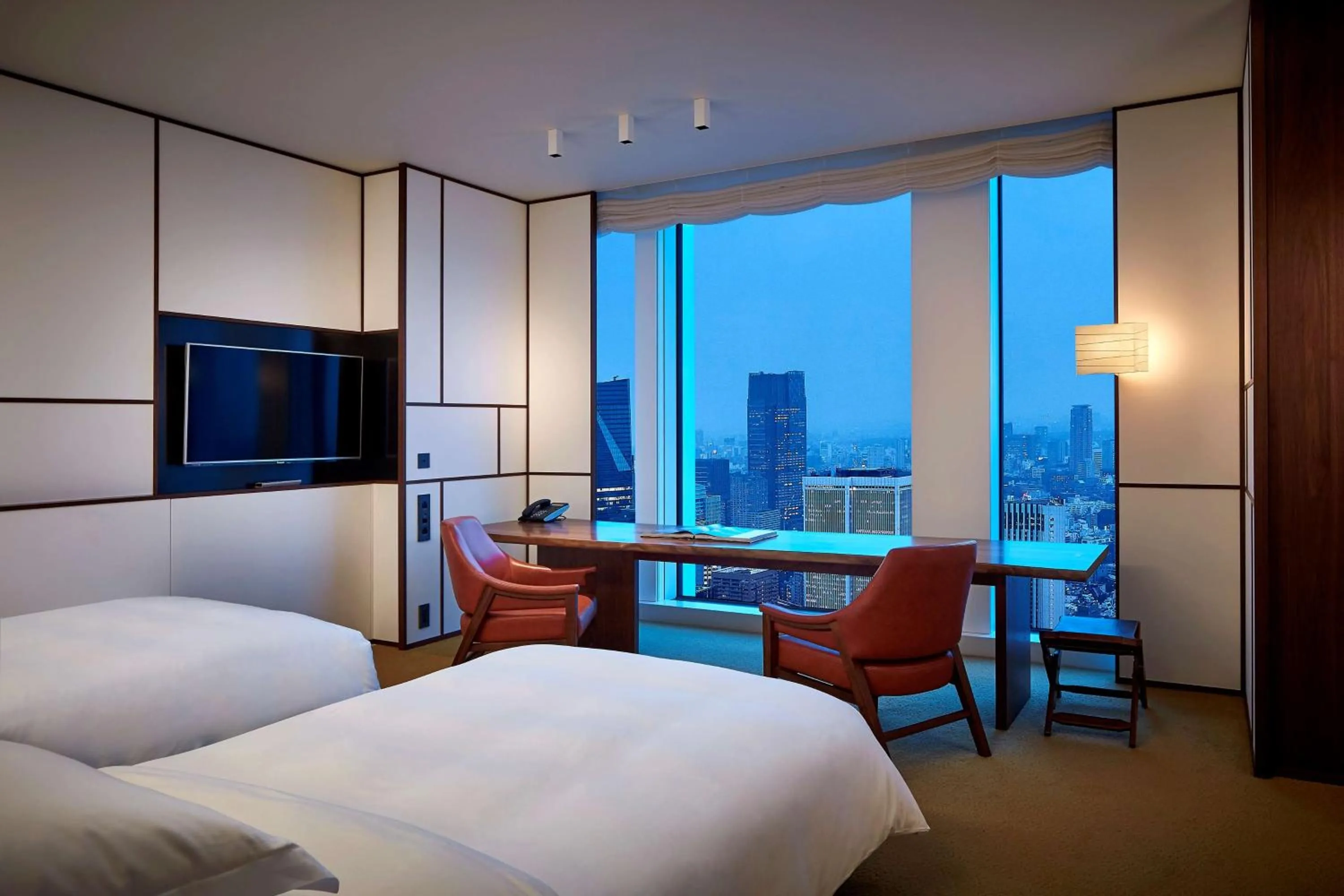 Photo of the whole room, Bed in Andaz Tokyo - A Concept by Hyatt
