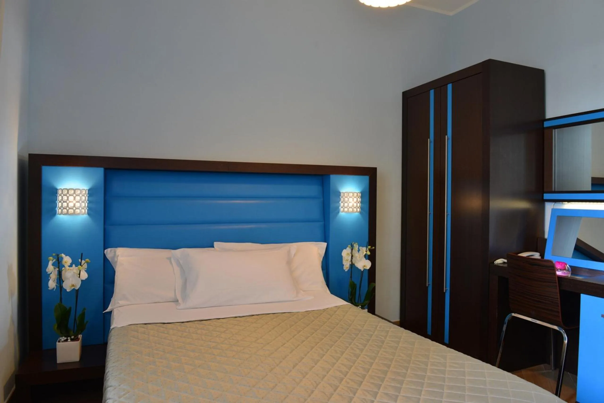 Living room, Bed in Hotel Rosignano