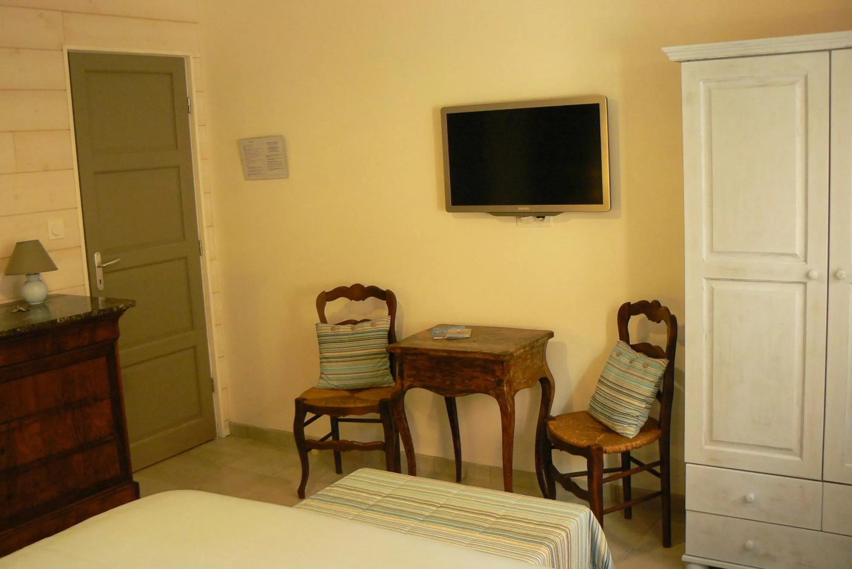 Decorative detail, Bed in L' Escale Tranquille