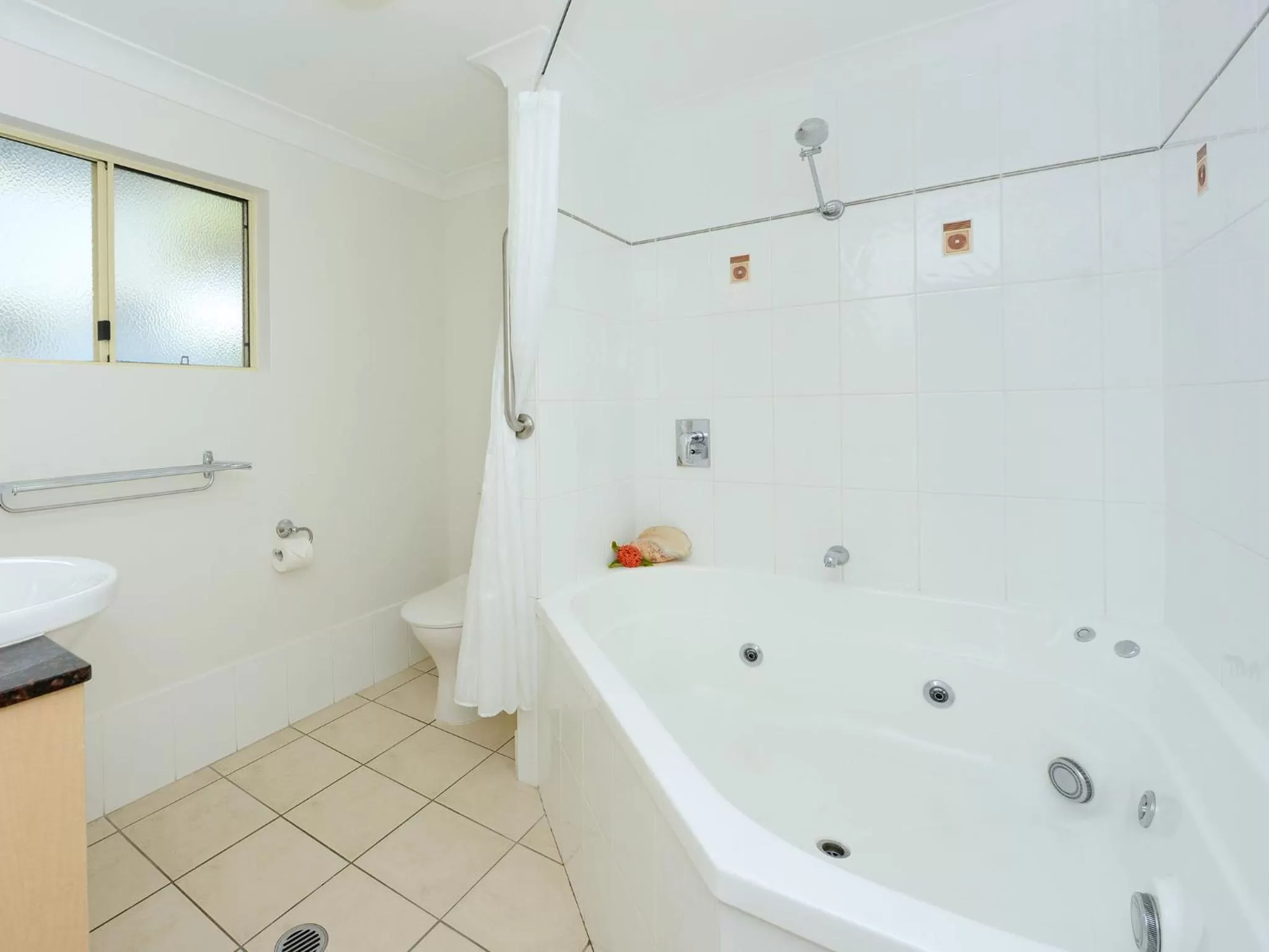 Bathroom in Central Plaza Port Douglas