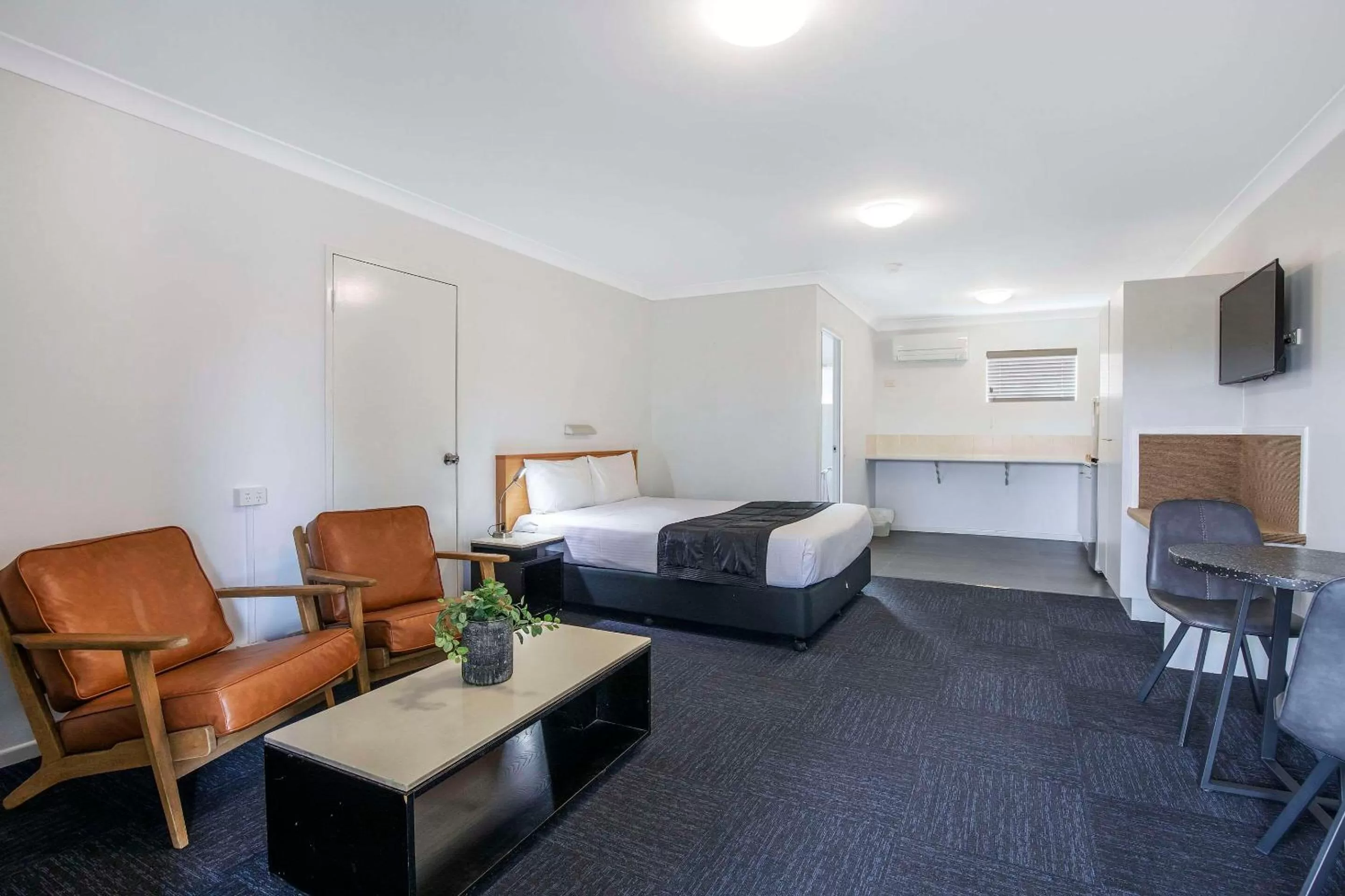 Bedroom, Bed in Comfort Inn North Brisbane