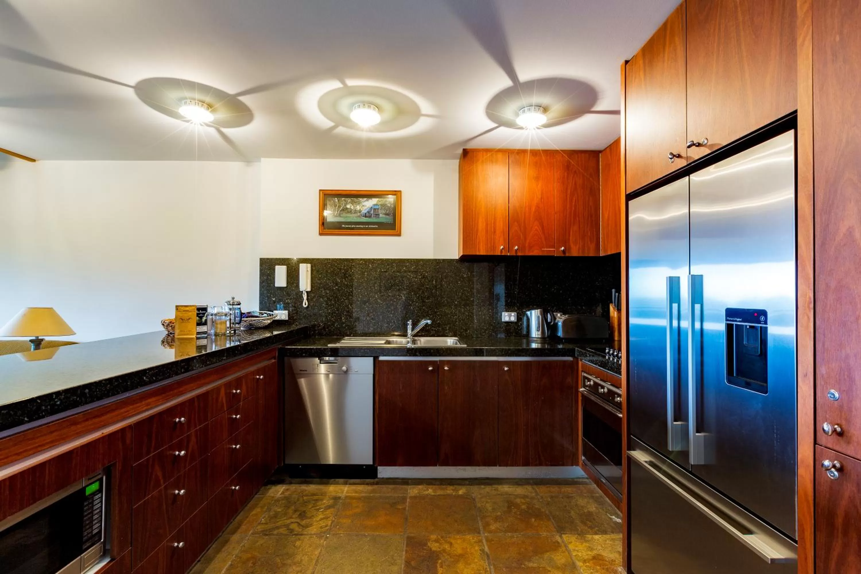 Kitchen or kitchenette, Kitchen/Kitchenette in Alpine Woodsmoke Apartments
