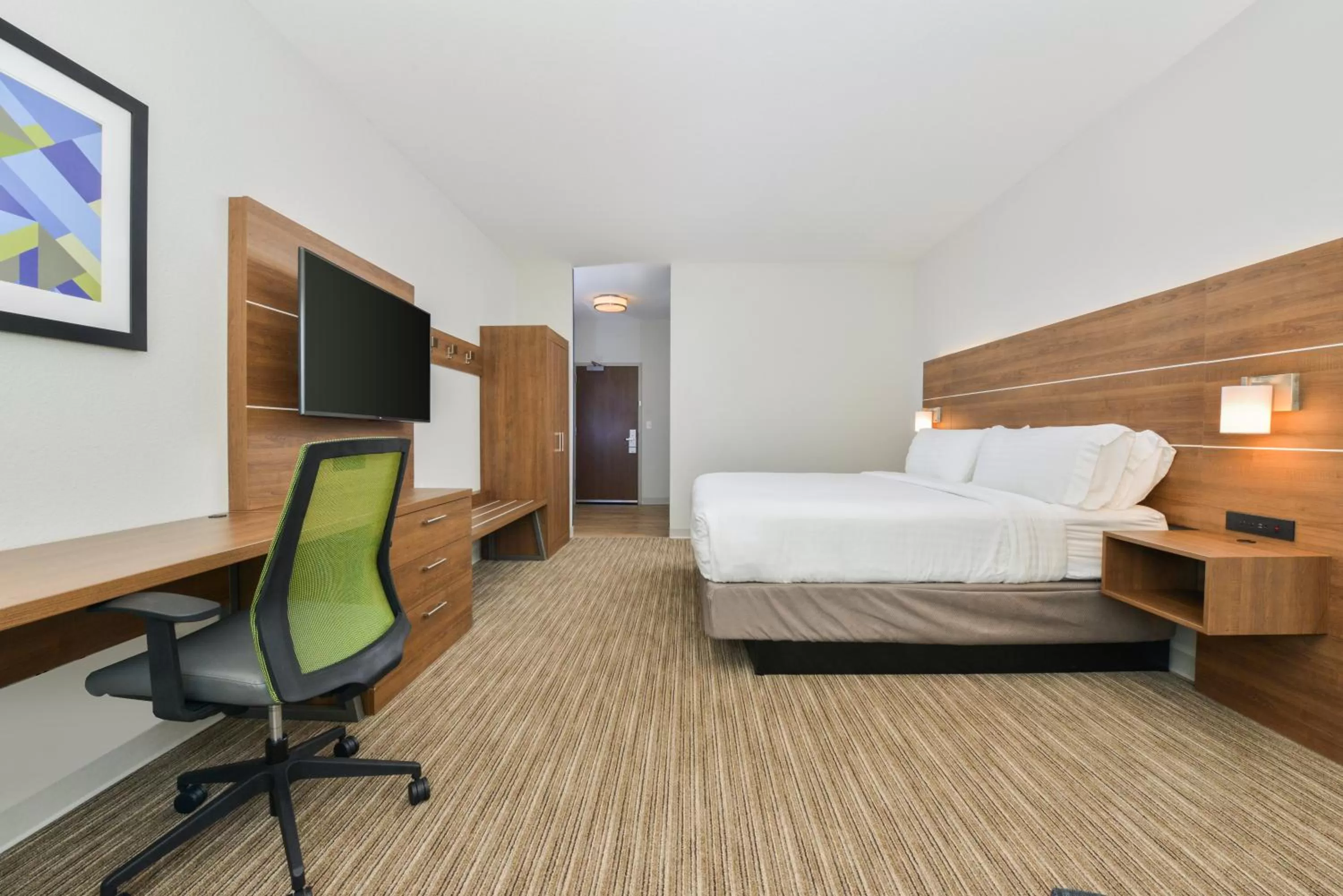 Photo of the whole room, Bed in Holiday Inn Express & Suites - Chadron by IHG