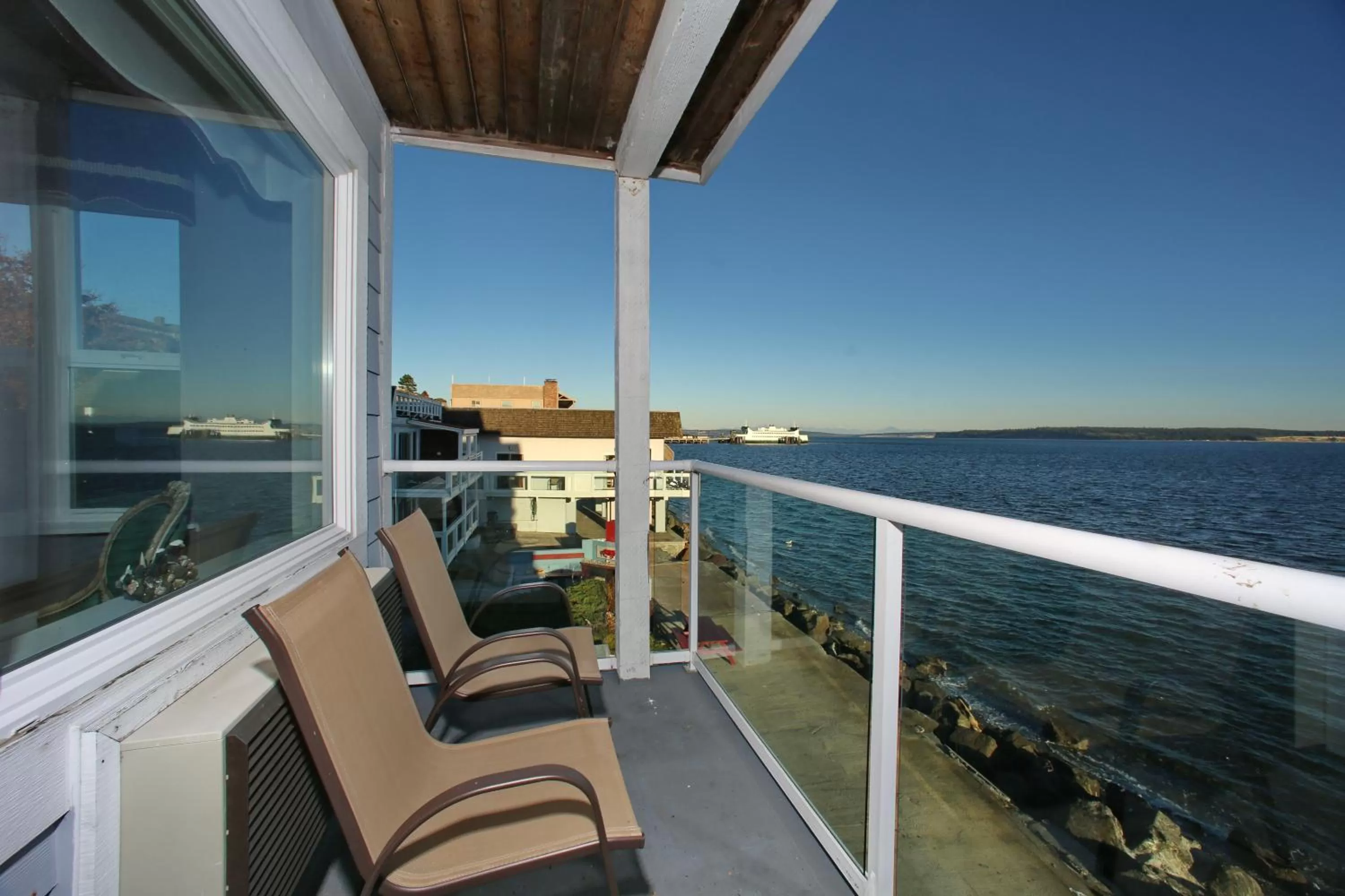 Day in Tides Inn & Suites