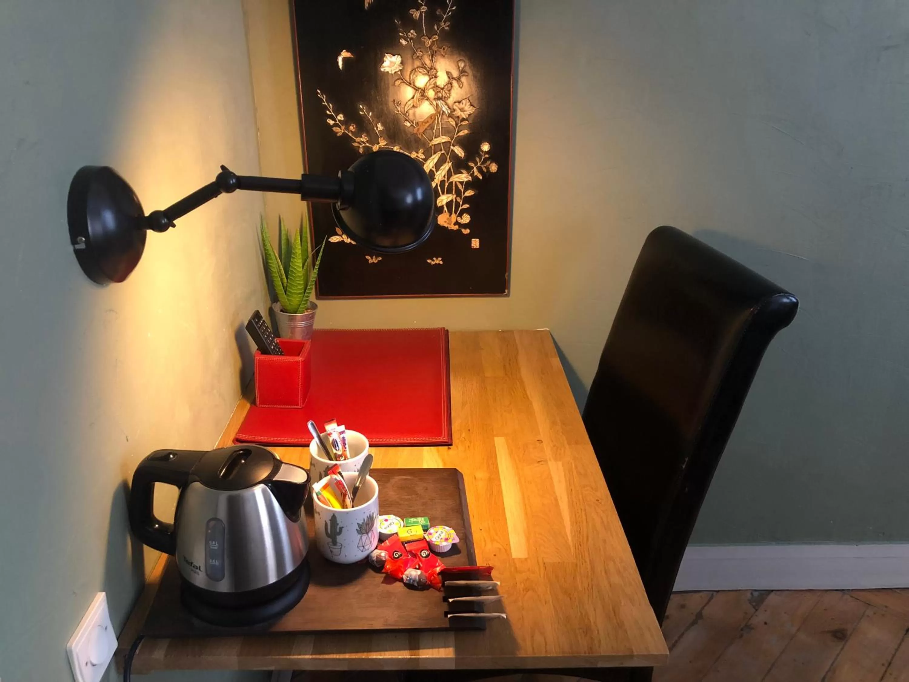 Coffee/tea facilities in Hôtel De La Cathédrale