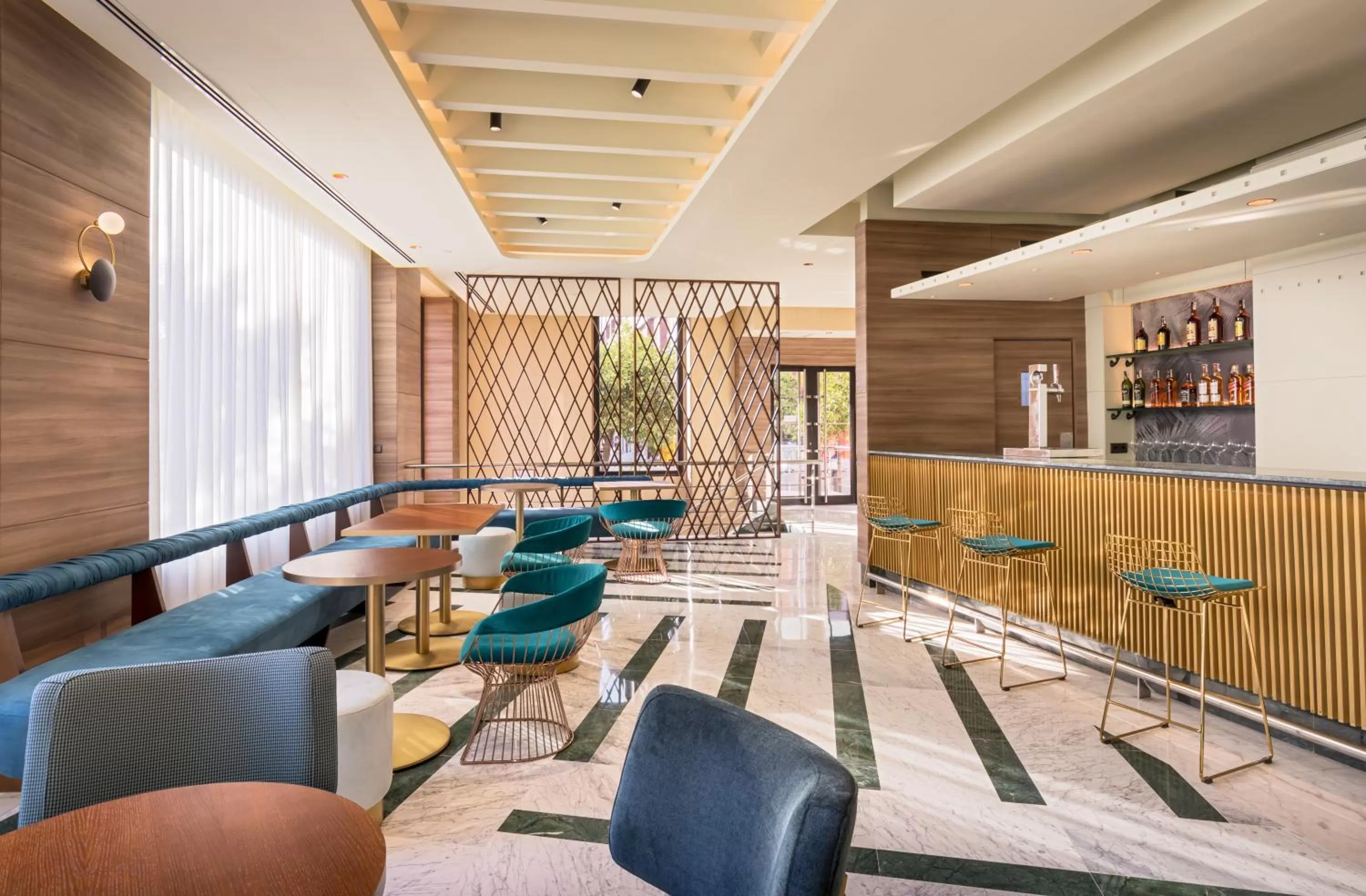 Lounge or bar in Occidental Sevilla Viapol