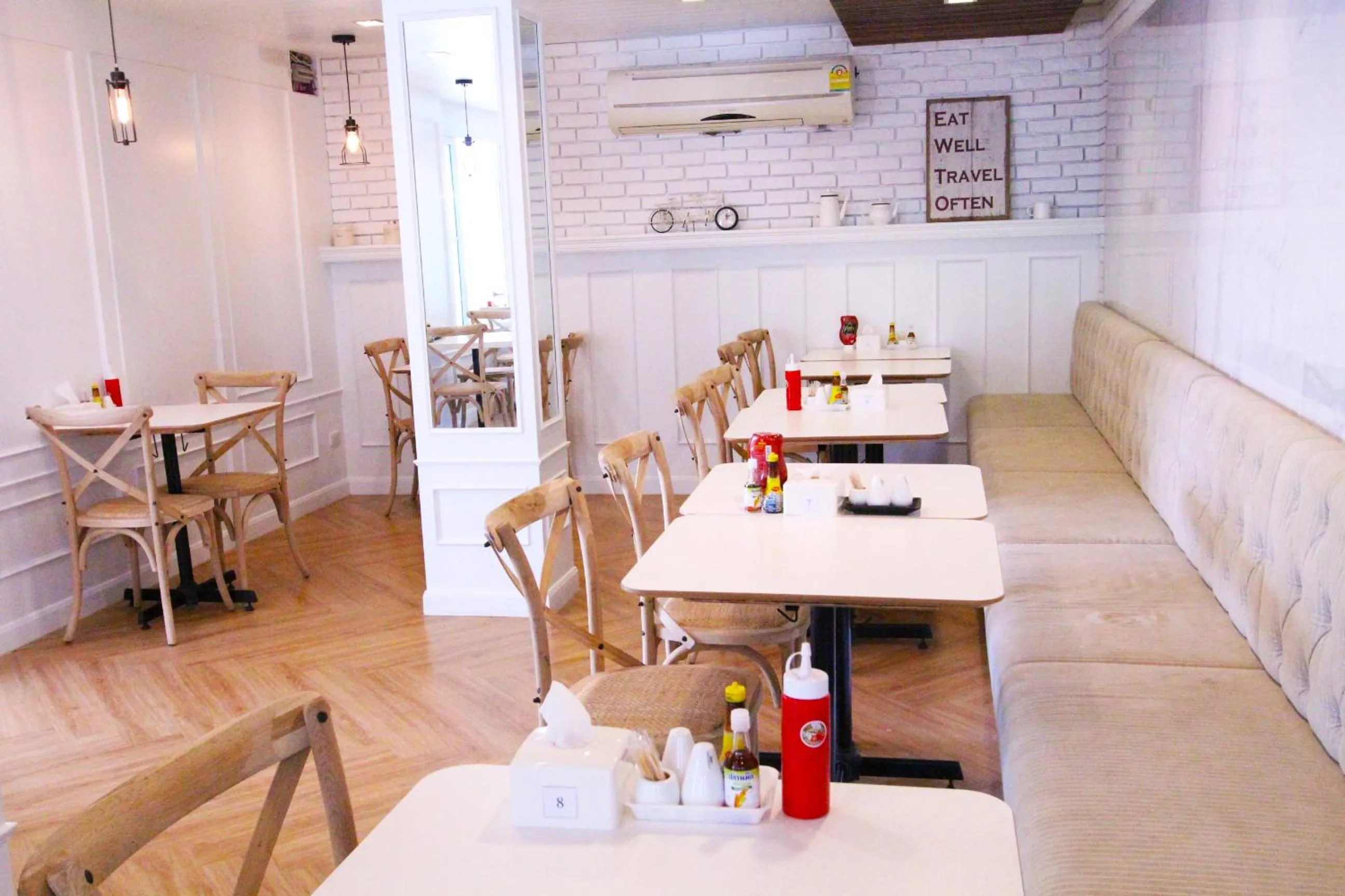 Restaurant/places to eat in At Residence Suvarnabhumi Hotel