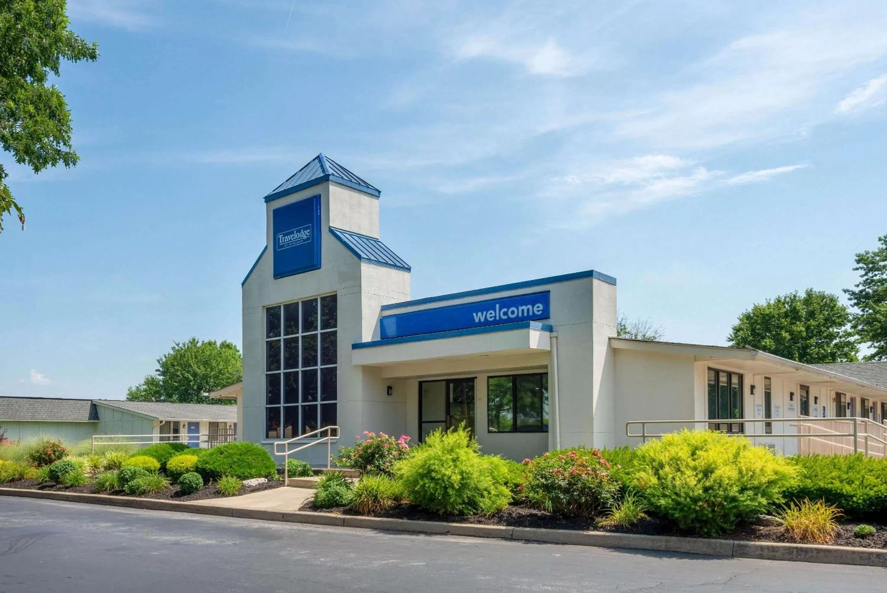 Property building in Travelodge by Wyndham Essington / Philadelphia Airport