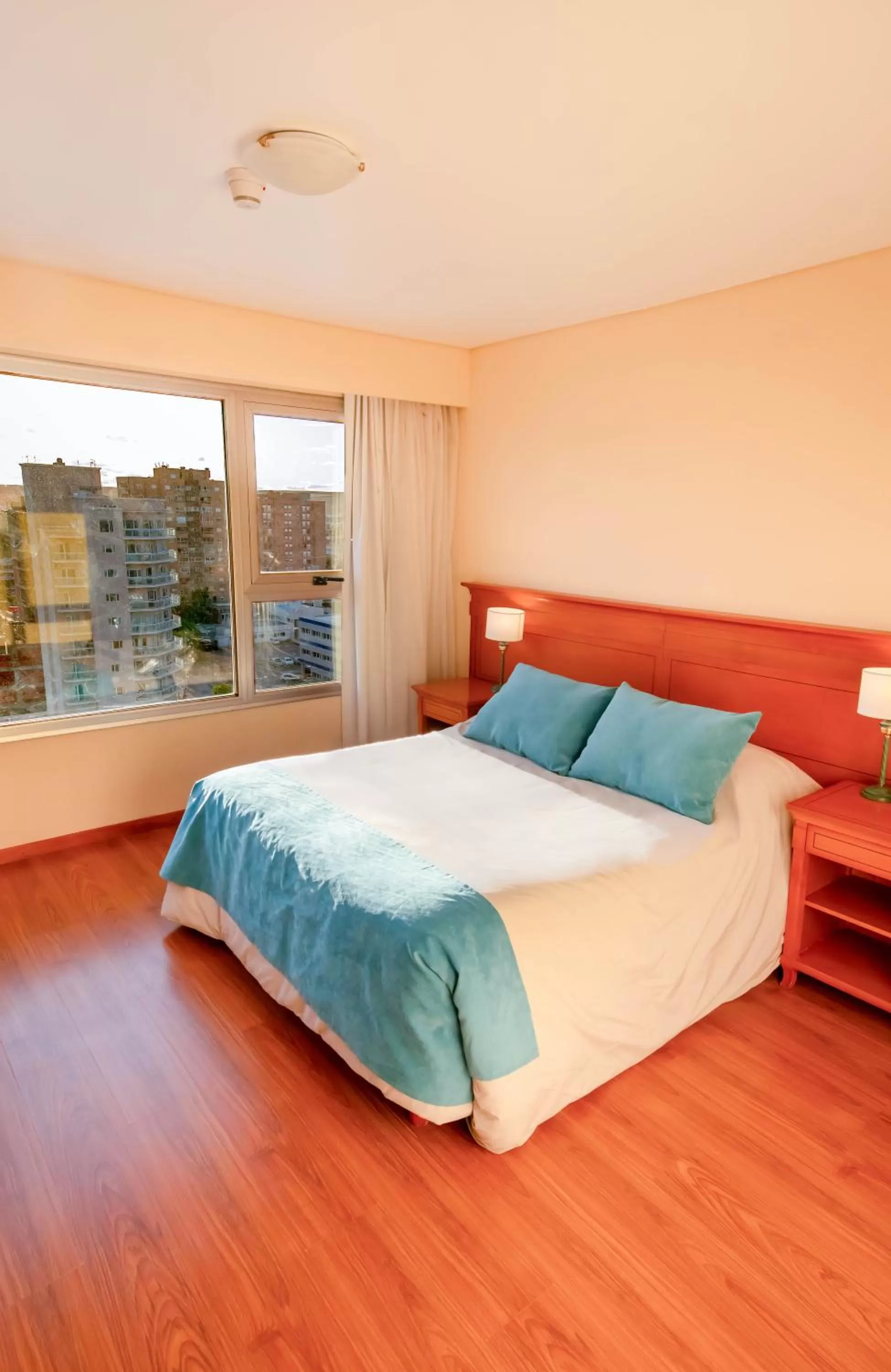 Bedroom, Bed in Yene hue