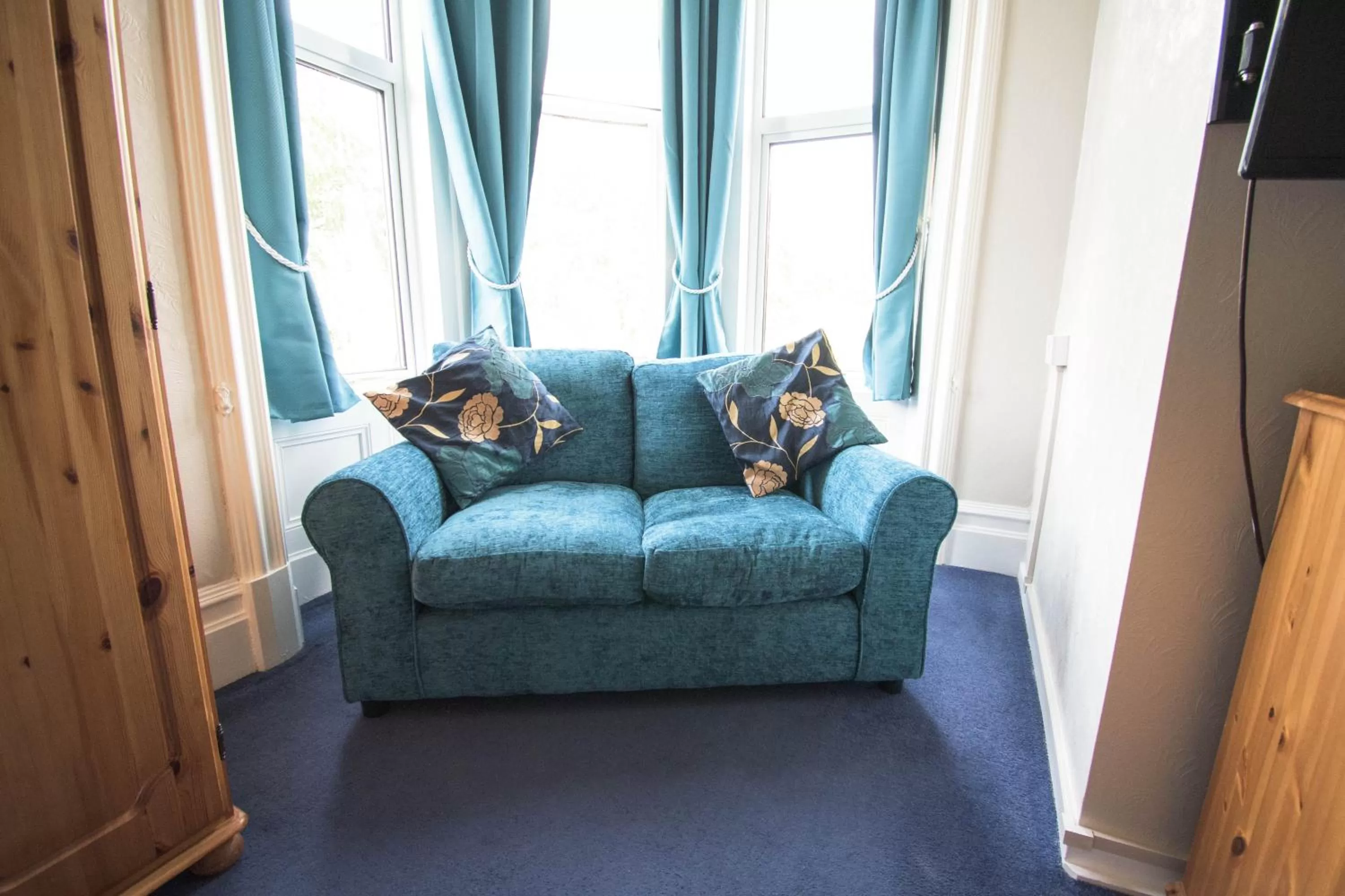 Seating area in Pinegrove Hotel