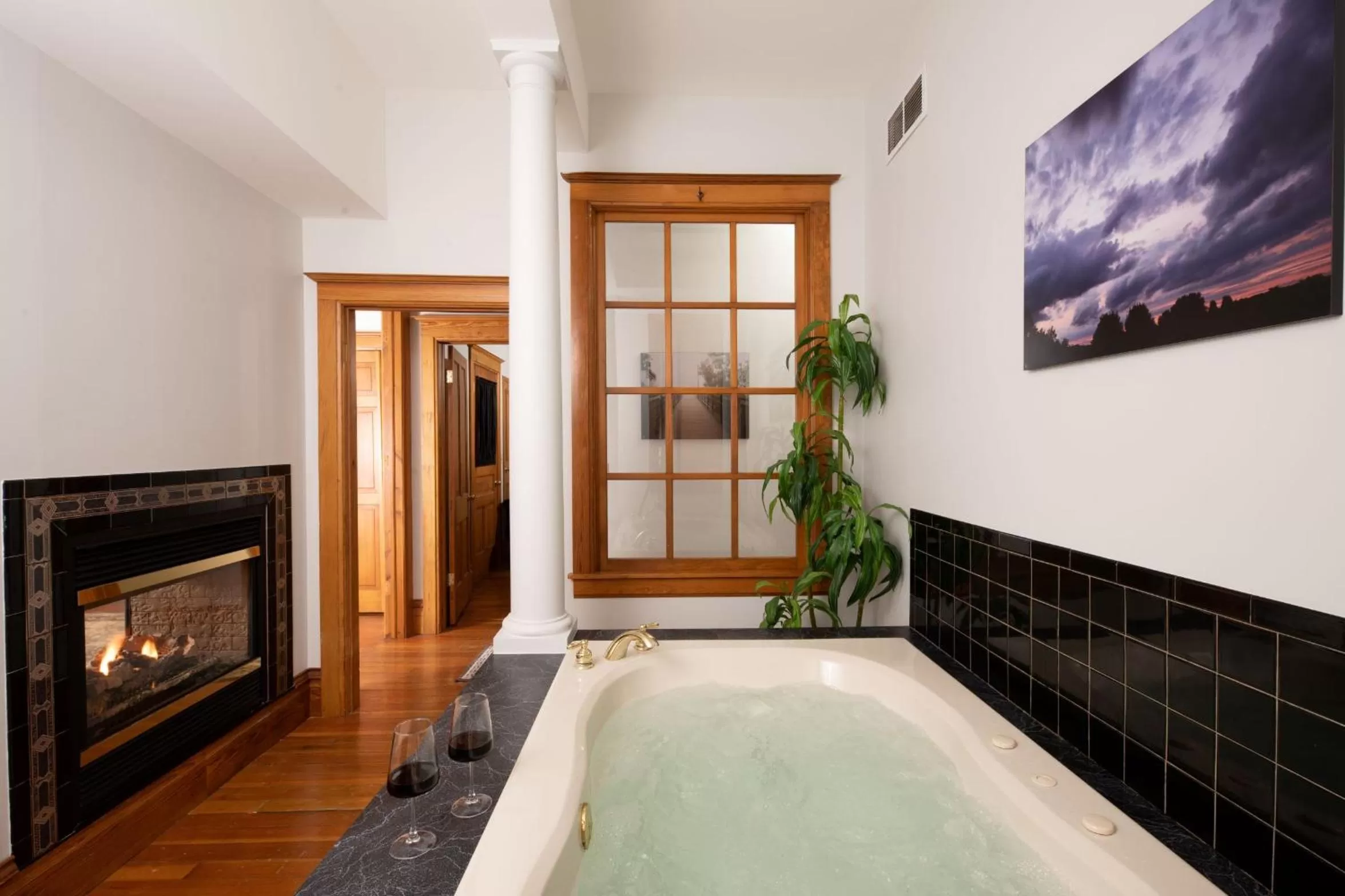 TV/Entertainment Center in Riverboat Suites