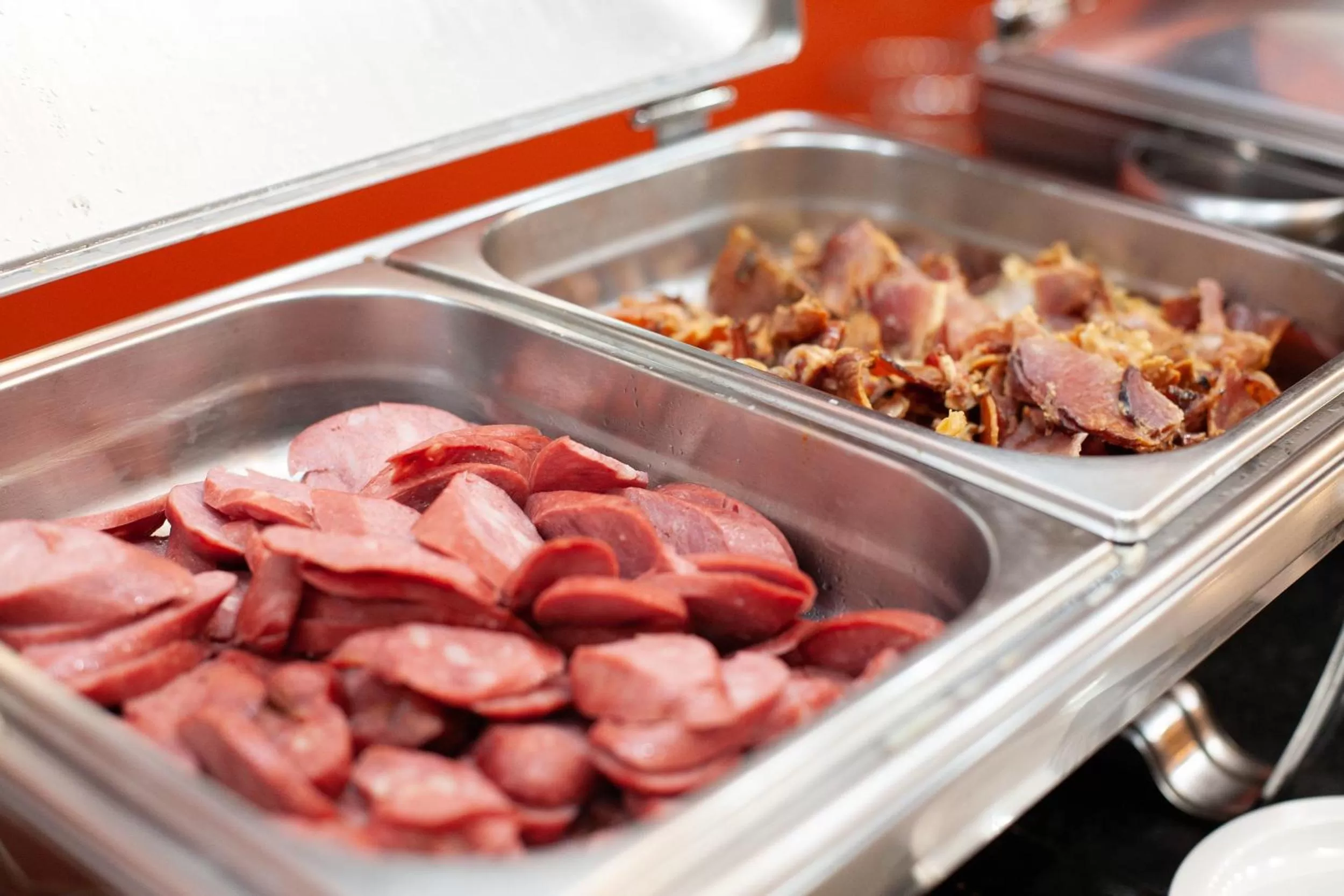 Buffet breakfast in Tri Hotel Executive Caxias