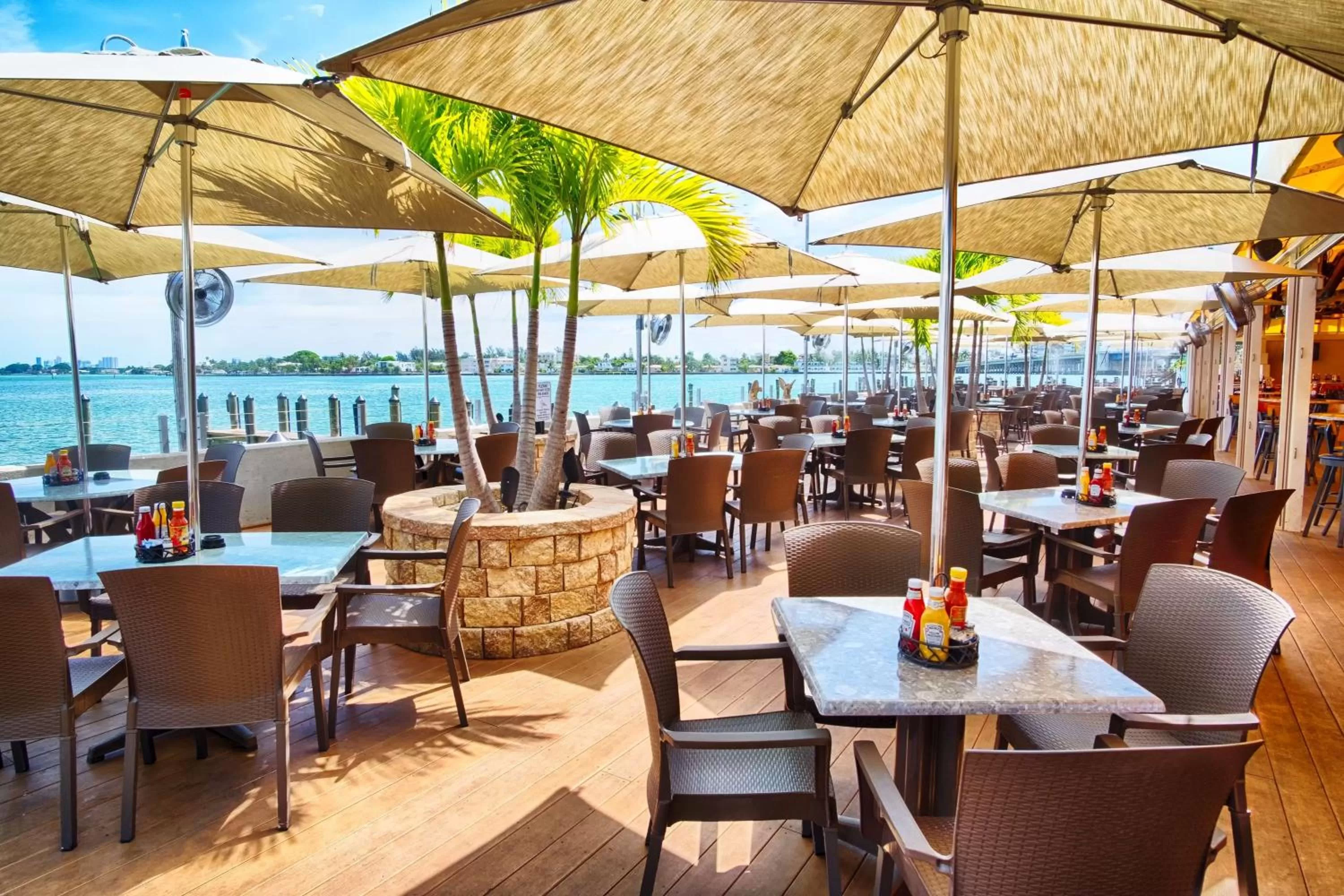 Restaurant/Places to Eat in Best Western On The Bay Inn & Marina
