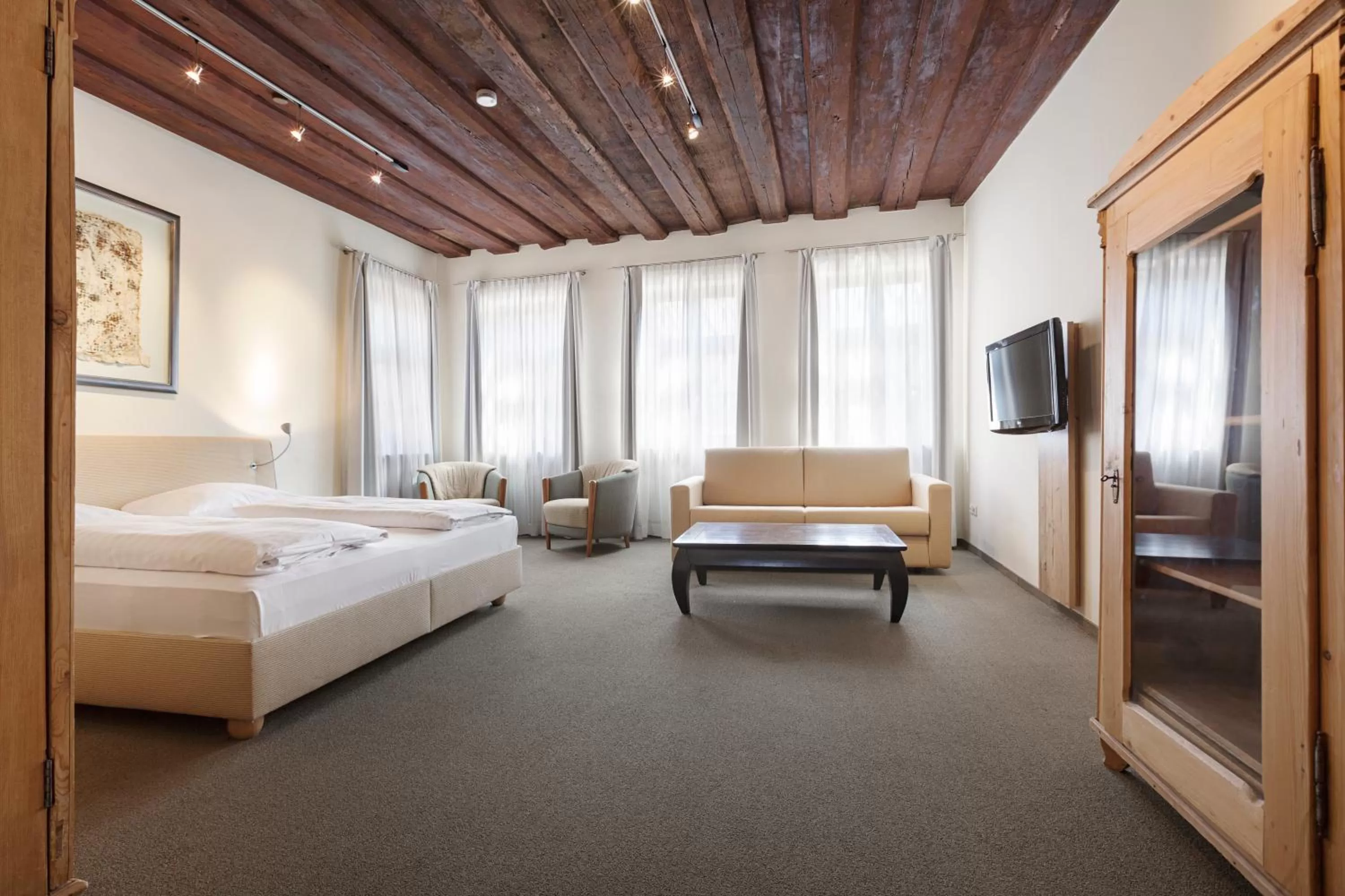 Photo of the whole room, Bed in Hotel am Jakobsmarkt